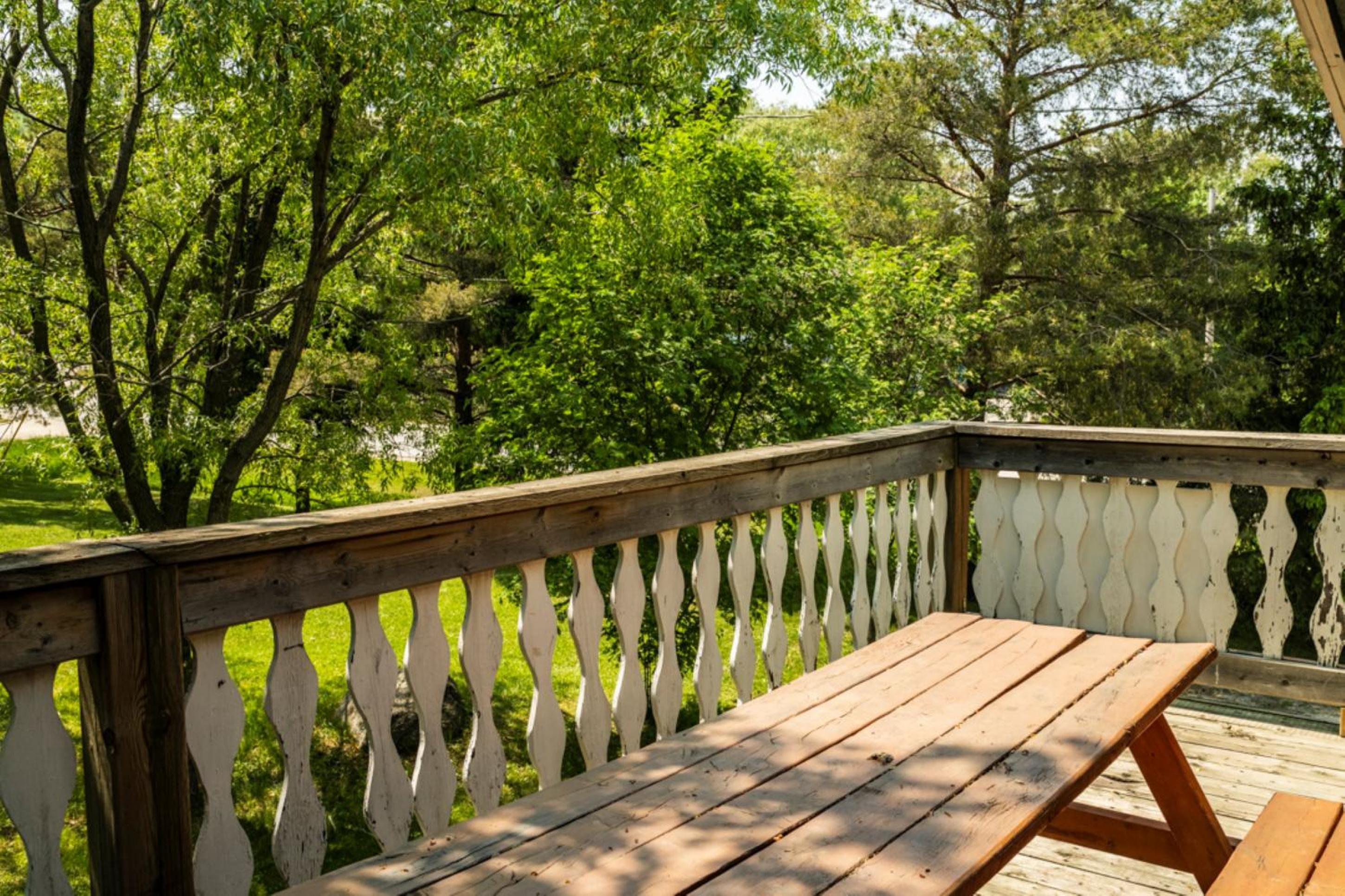 4 Bedroom Cottage near The Village, Private Beach Access, BBQ, Petfriendly