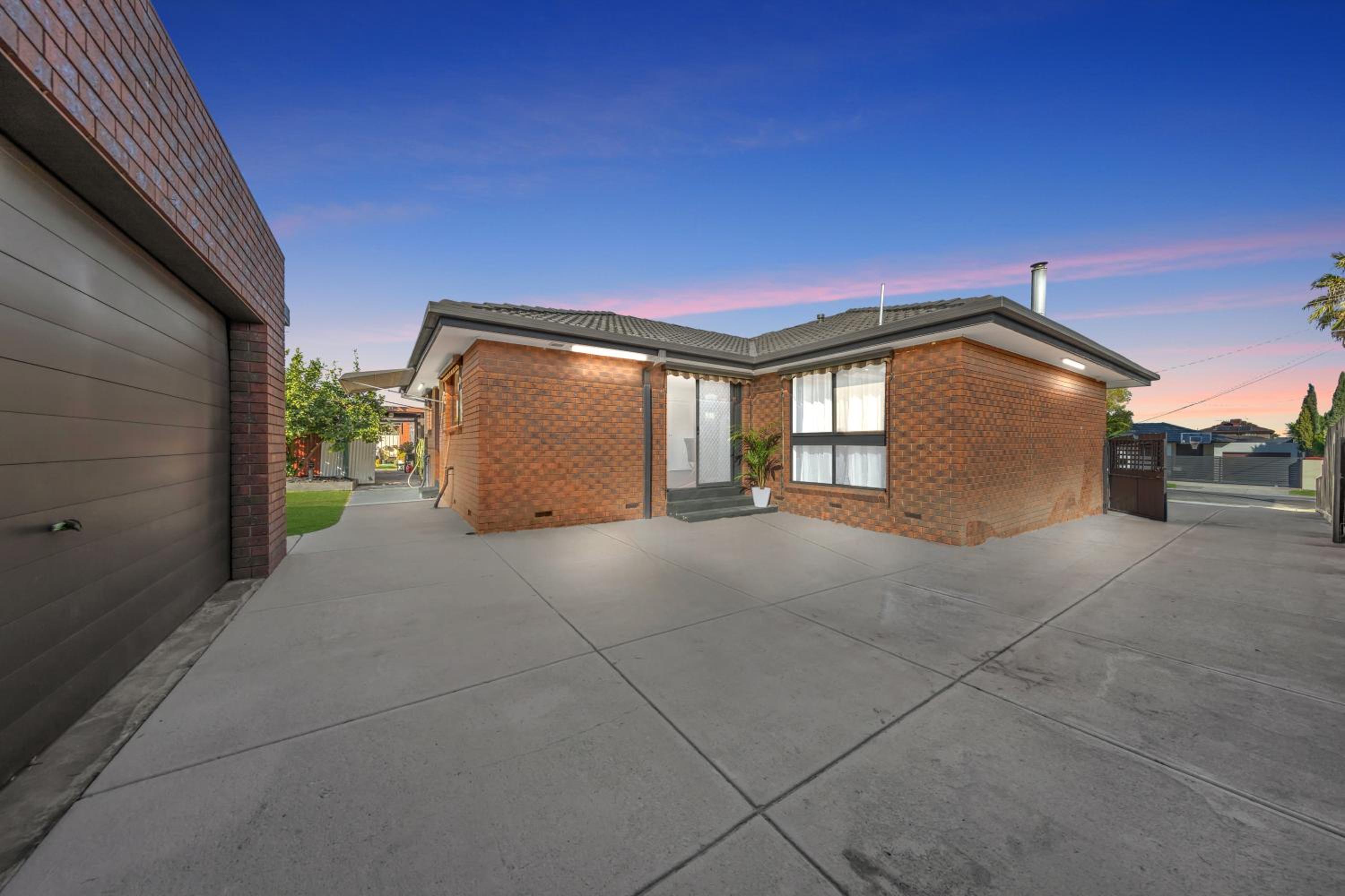 Melbourne Airport Pet friendly Guest House