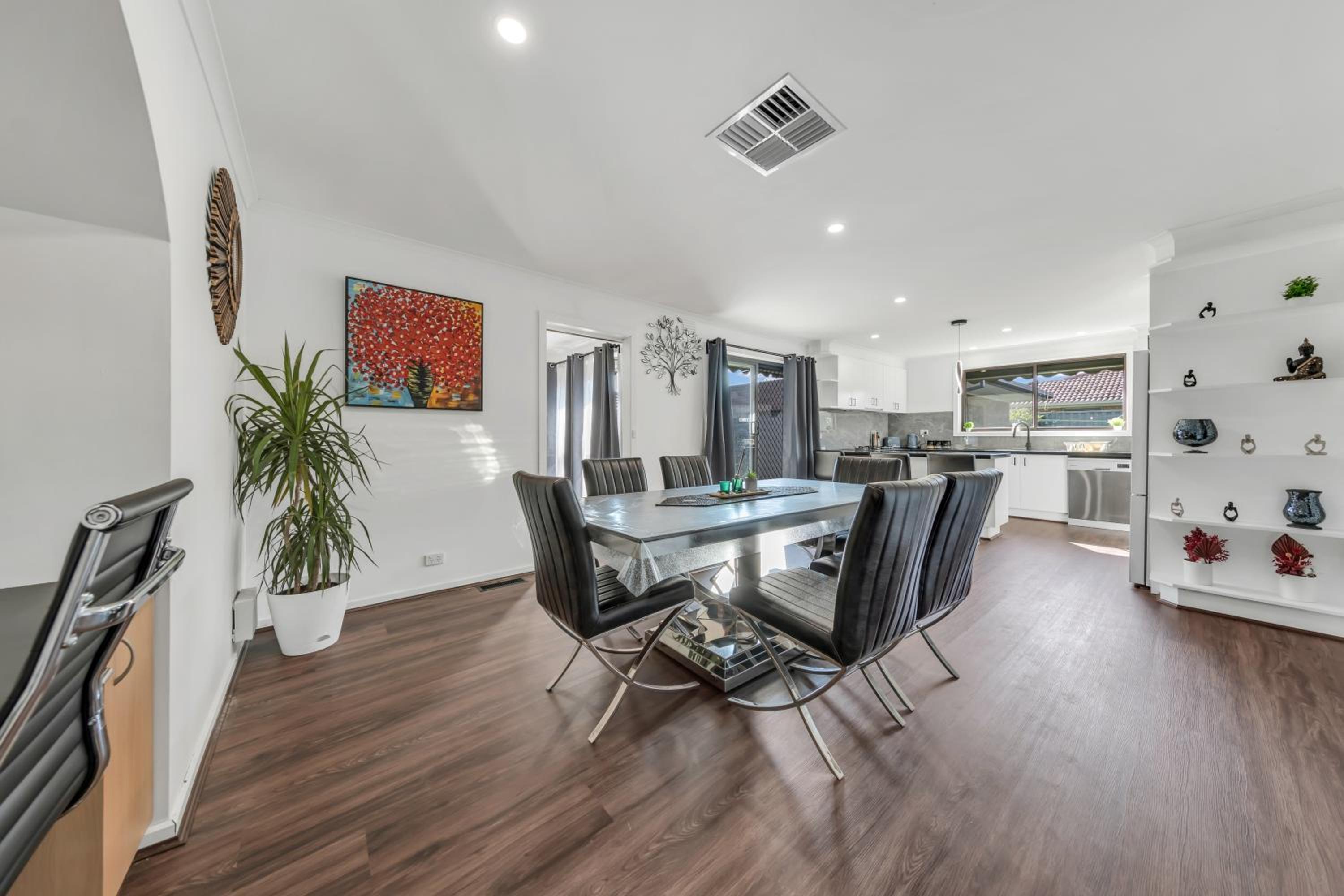 Melbourne Airport Pet friendly Guest House