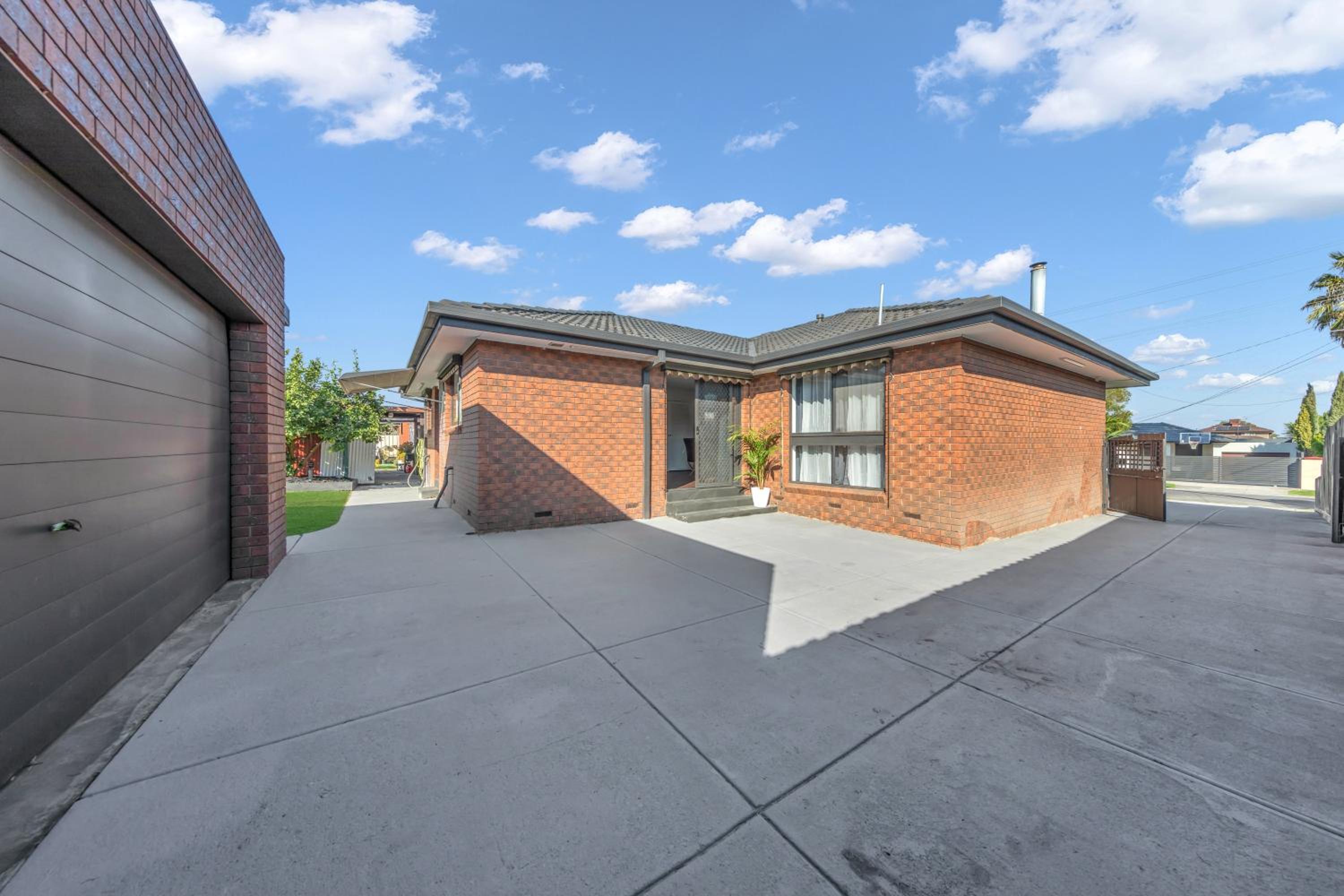 Melbourne Airport Pet friendly Guest House