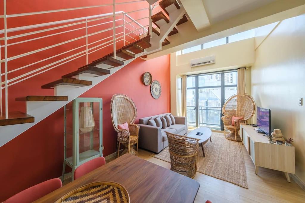 StayHere Penthouse Executive 3BR in Vibrant Makati view 2