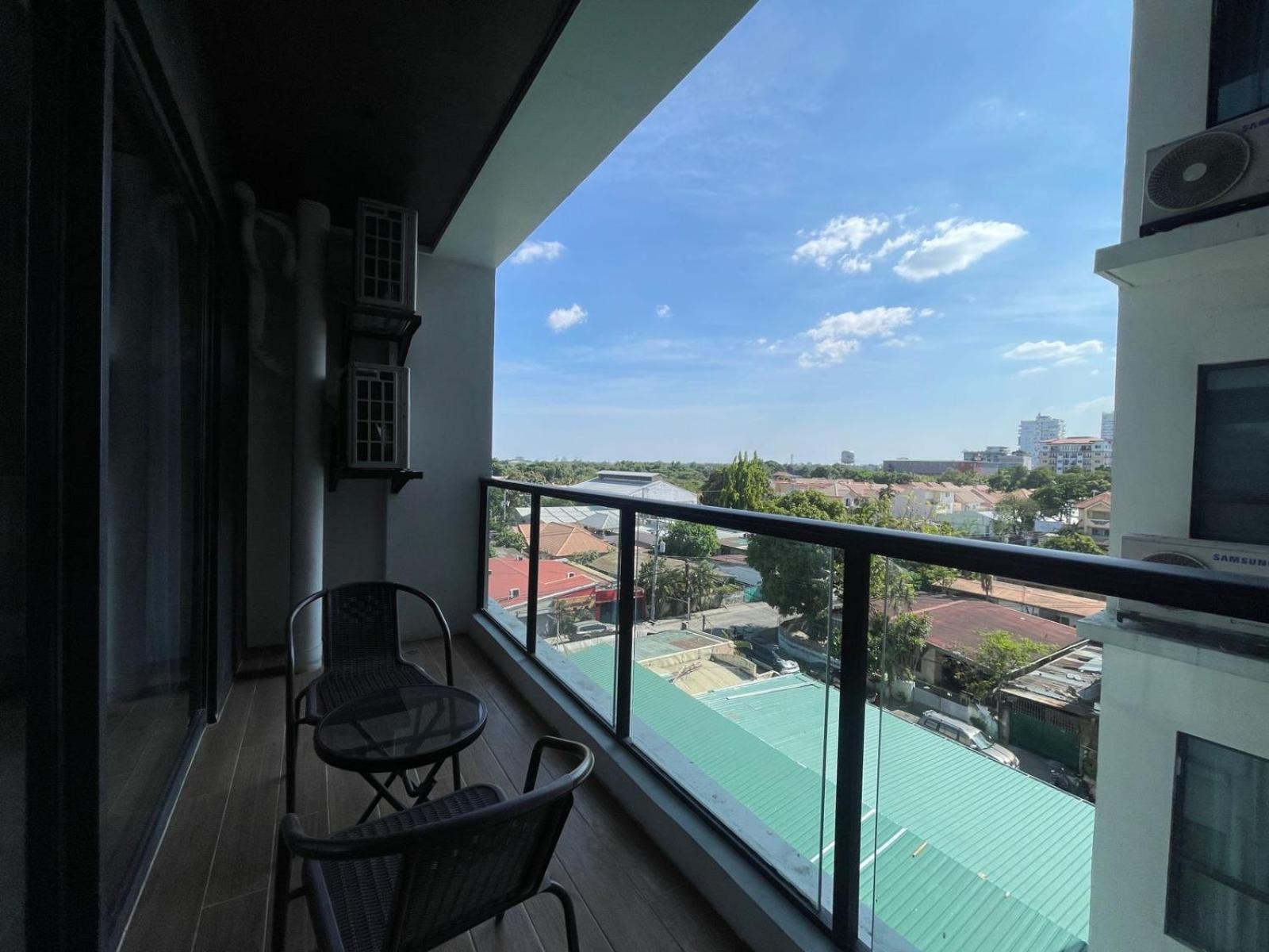 High Class 1BR at One Euphoria view 3