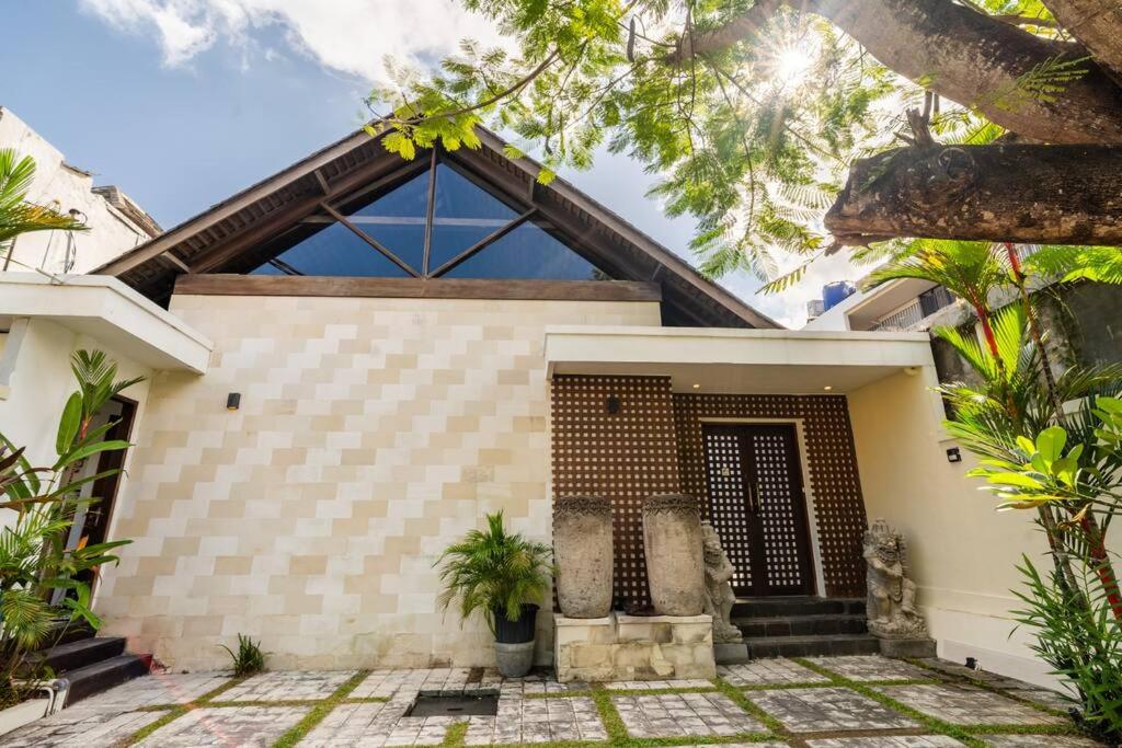 Hotel Ocean Breeze Villa -4BR villa in Canggu - Image 1