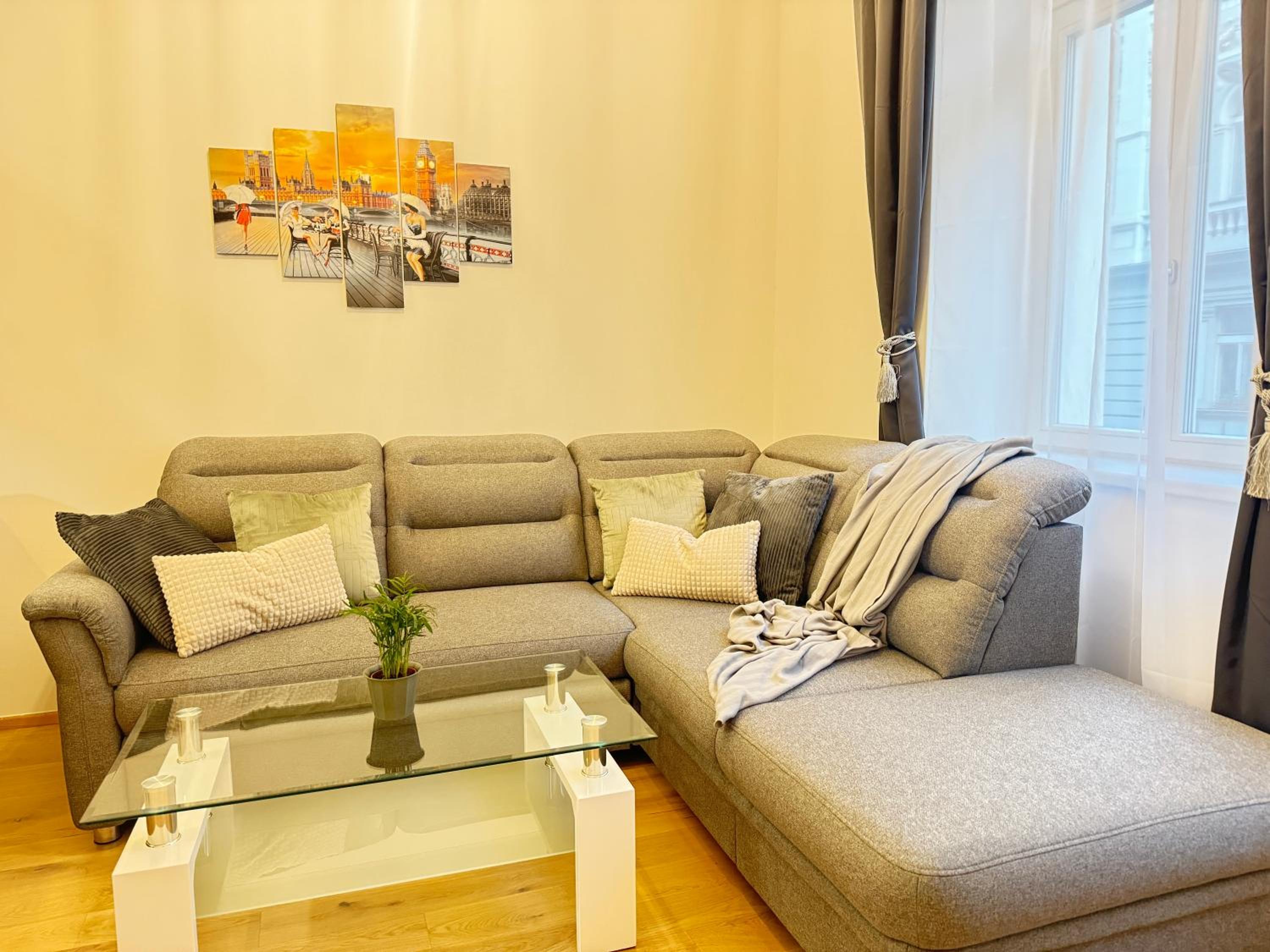 Free Parking - Cozy apartment near Vyšehrad Railway Bridge