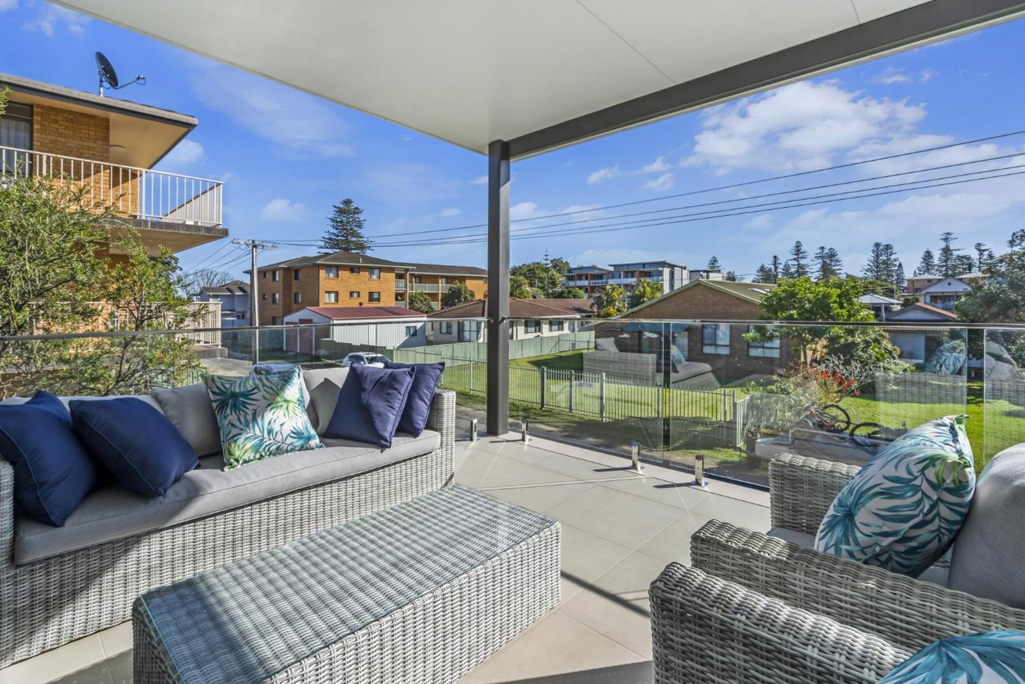 Catch and Relax- 15a Baldwin Street SWR Full Linen Provided