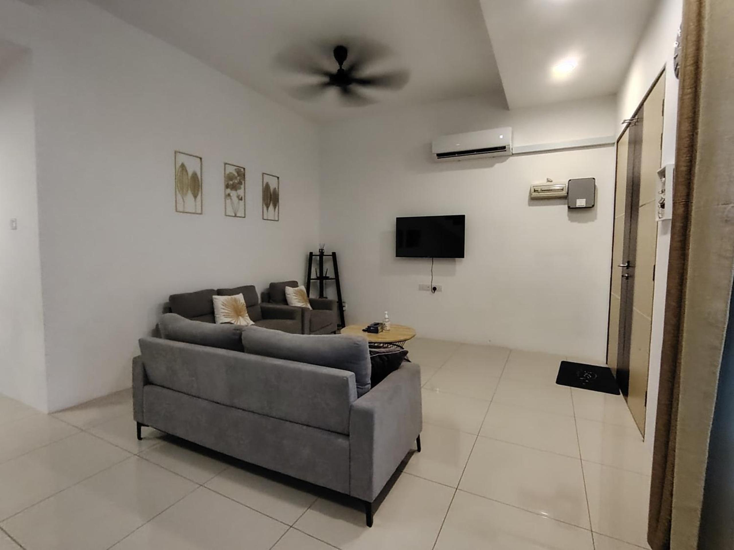 JNJ Miri Homestay - Miri Serene Shangrila photo 7