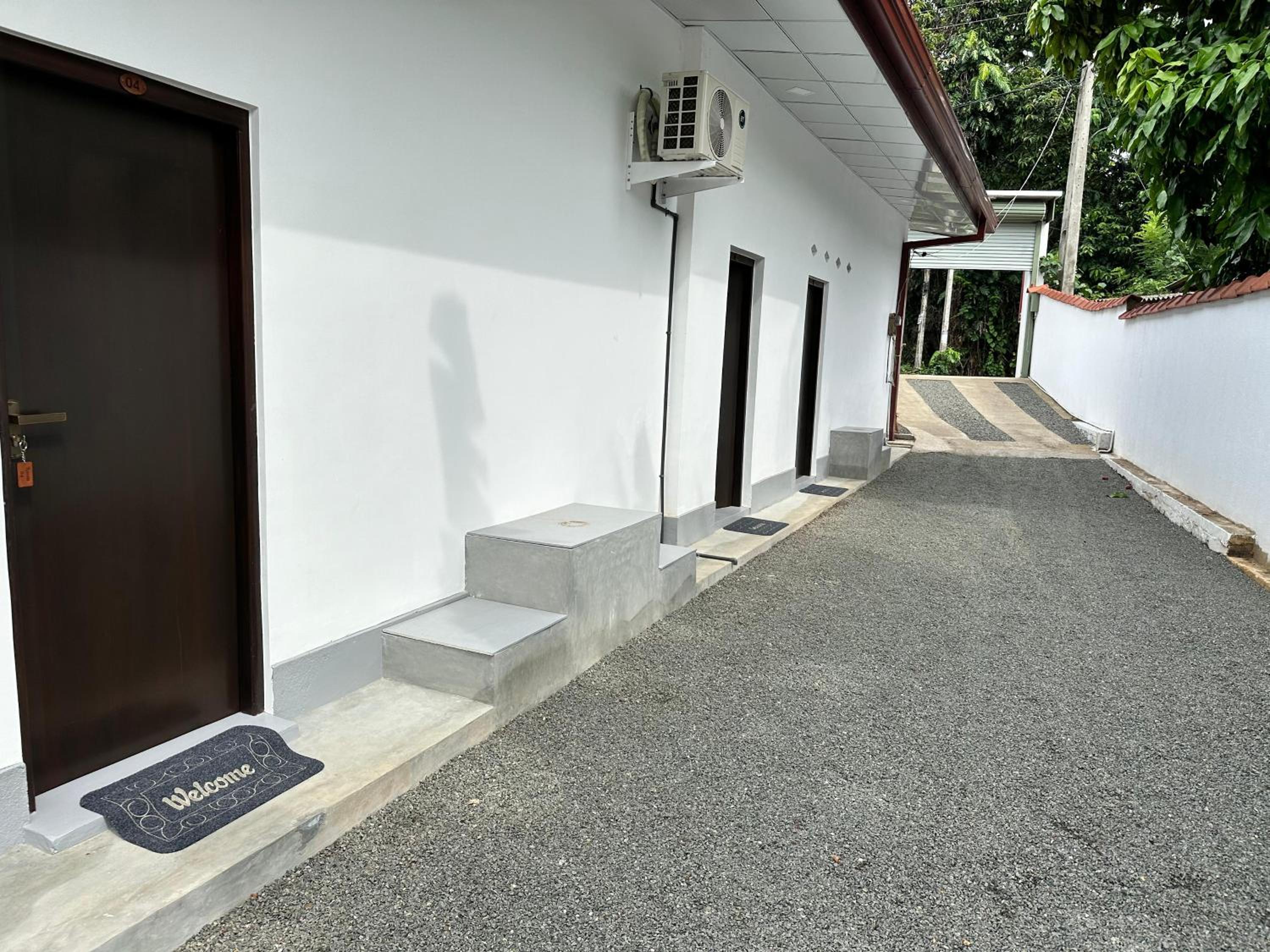 Cinnamon Villa and Motel view 2
