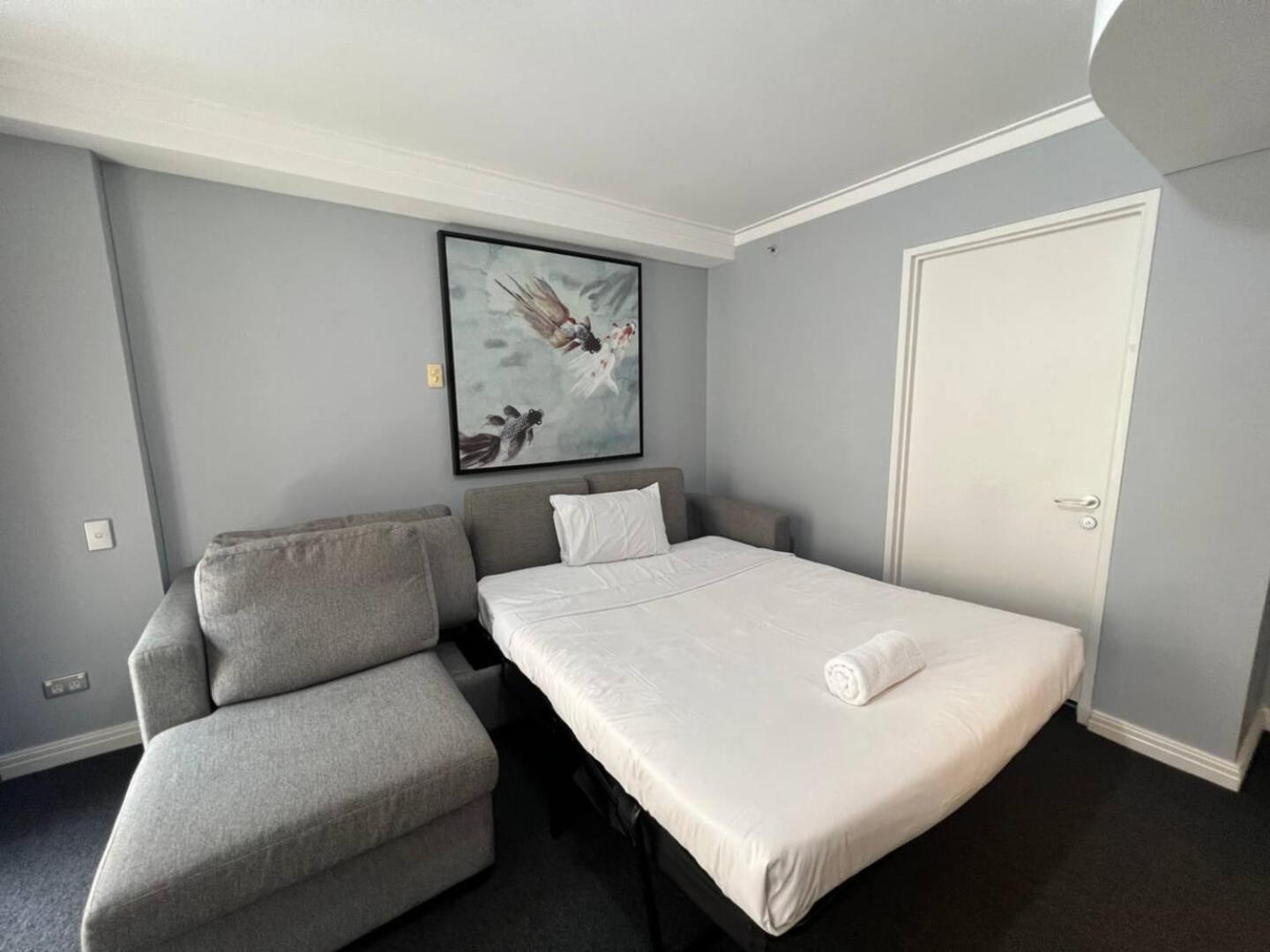 KozyGuru | Haymarket | Modern 1 Apt Best Location