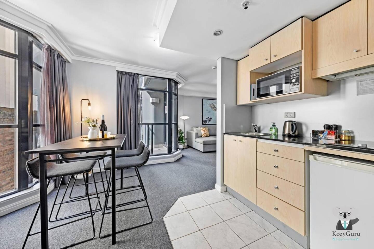 KozyGuru | Haymarket | Modern 1 Apt Best Location