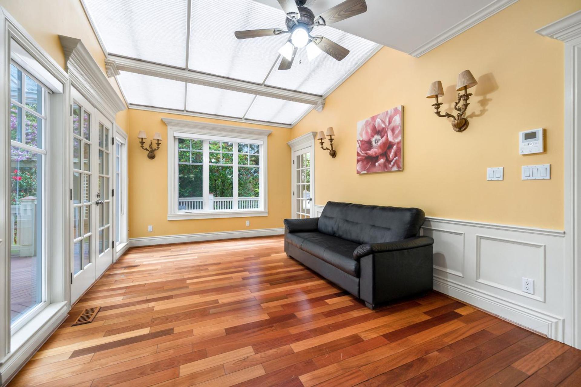 Charming Retreat on Cypress Street, Your Home Away from Home