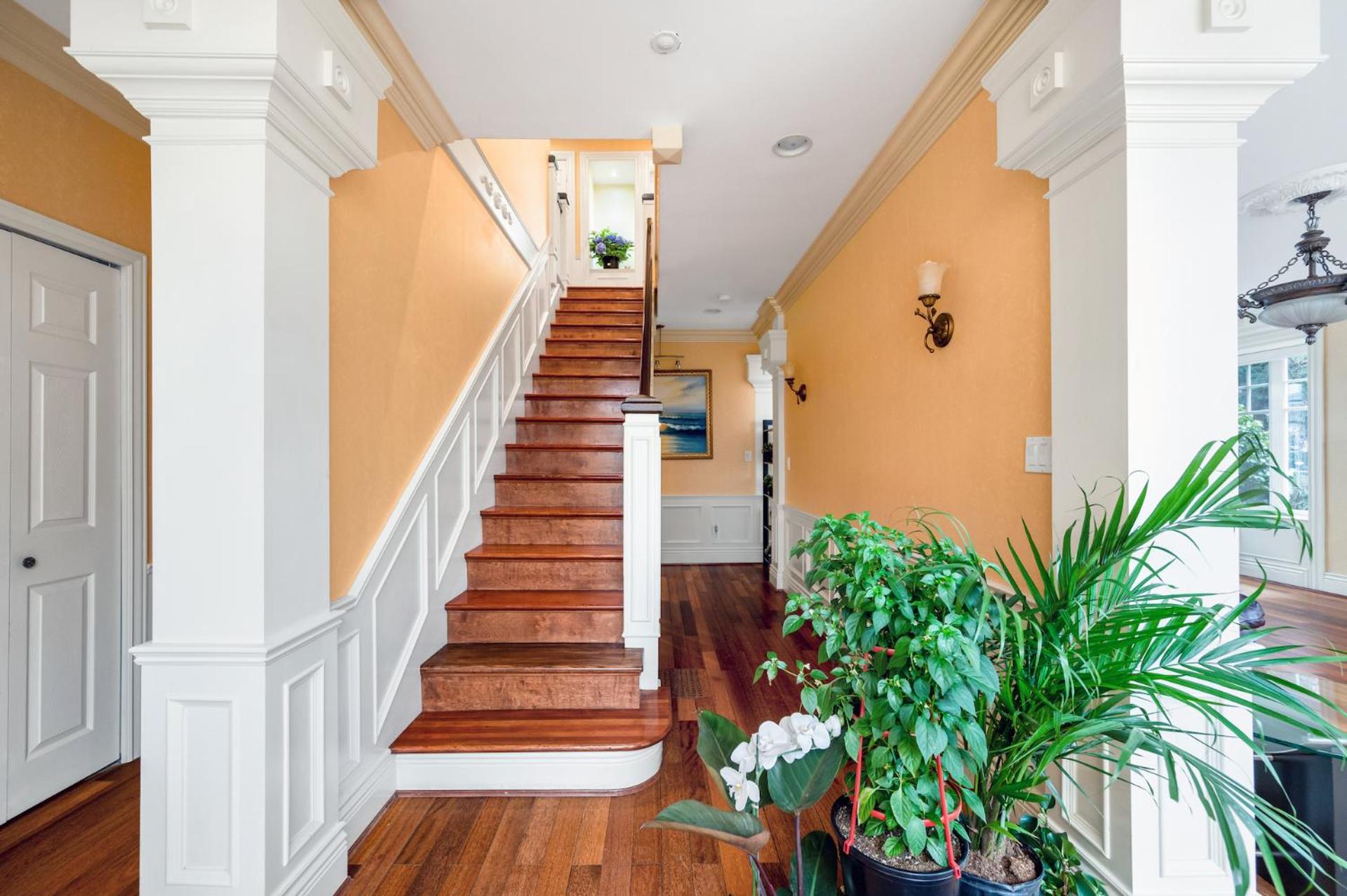 Charming Retreat on Cypress Street, Your Home Away from Home