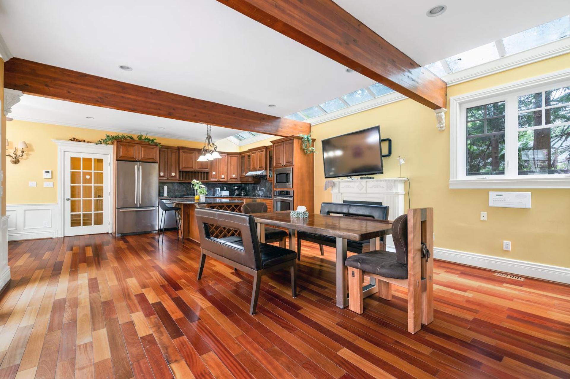 Charming Retreat on Cypress Street, Your Home Away from Home