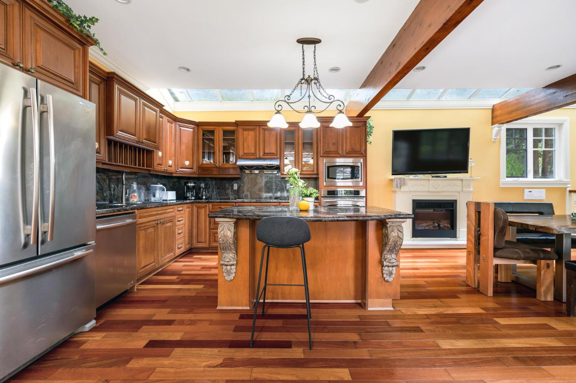 Charming Retreat on Cypress Street, Your Home Away from Home