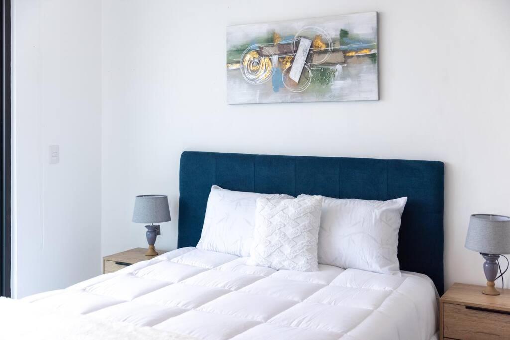 Luxury 1BR Apartment in Astria 804