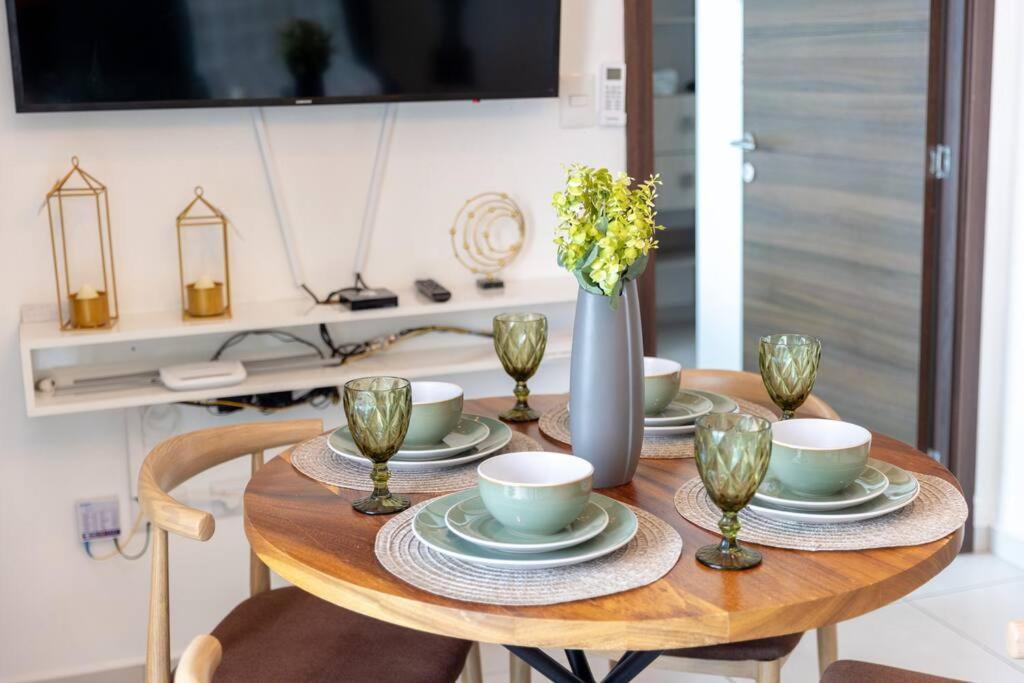 Luxury 1BR Apartment in Astria 804