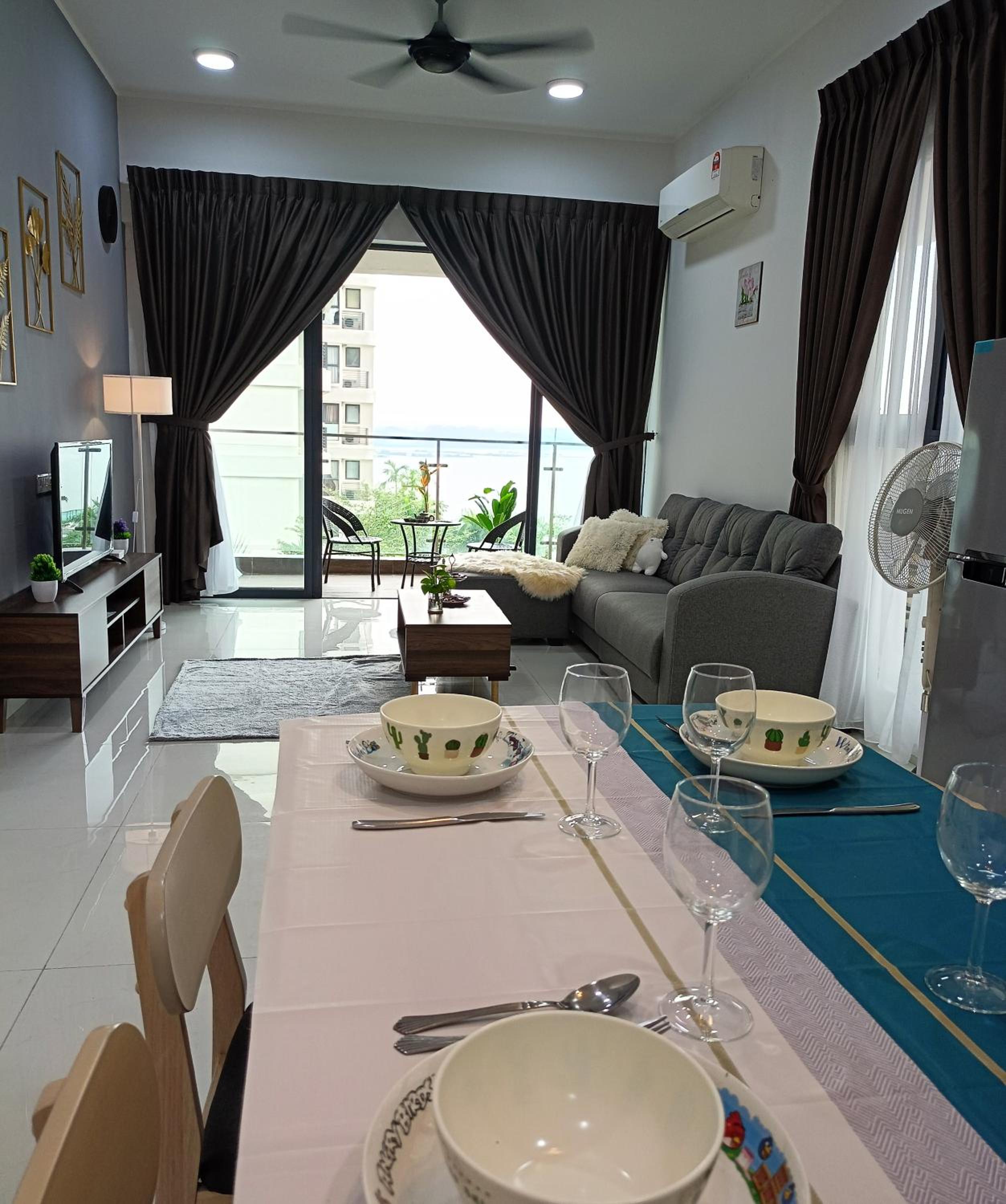 Johor Bahru Seaview freeWifi parking 3BR3BD2-9paxs