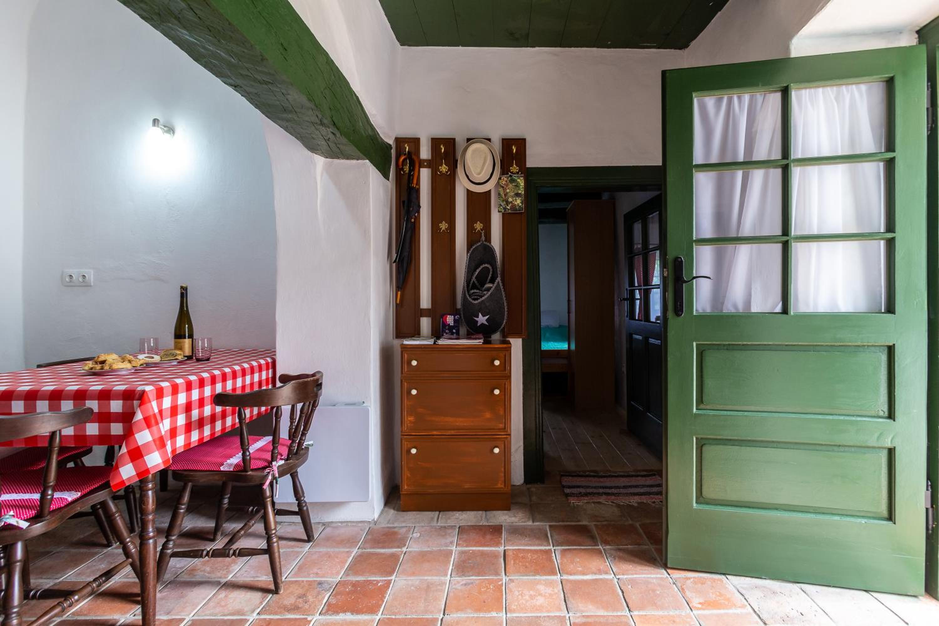 Klementina's Guest House - Happy Rentals view 2