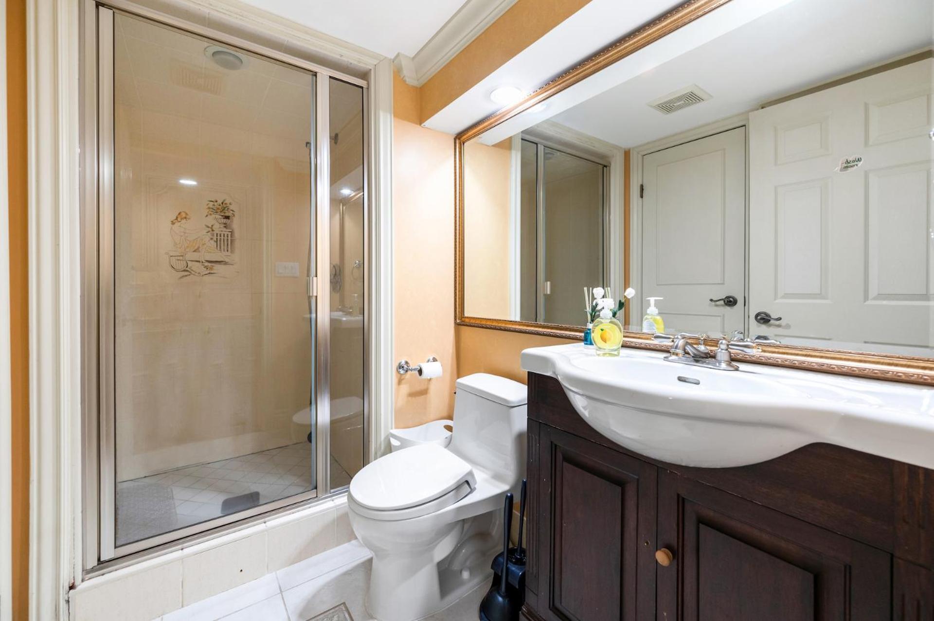 Charming Retreat on Cypress Street, Your Home Away from Home