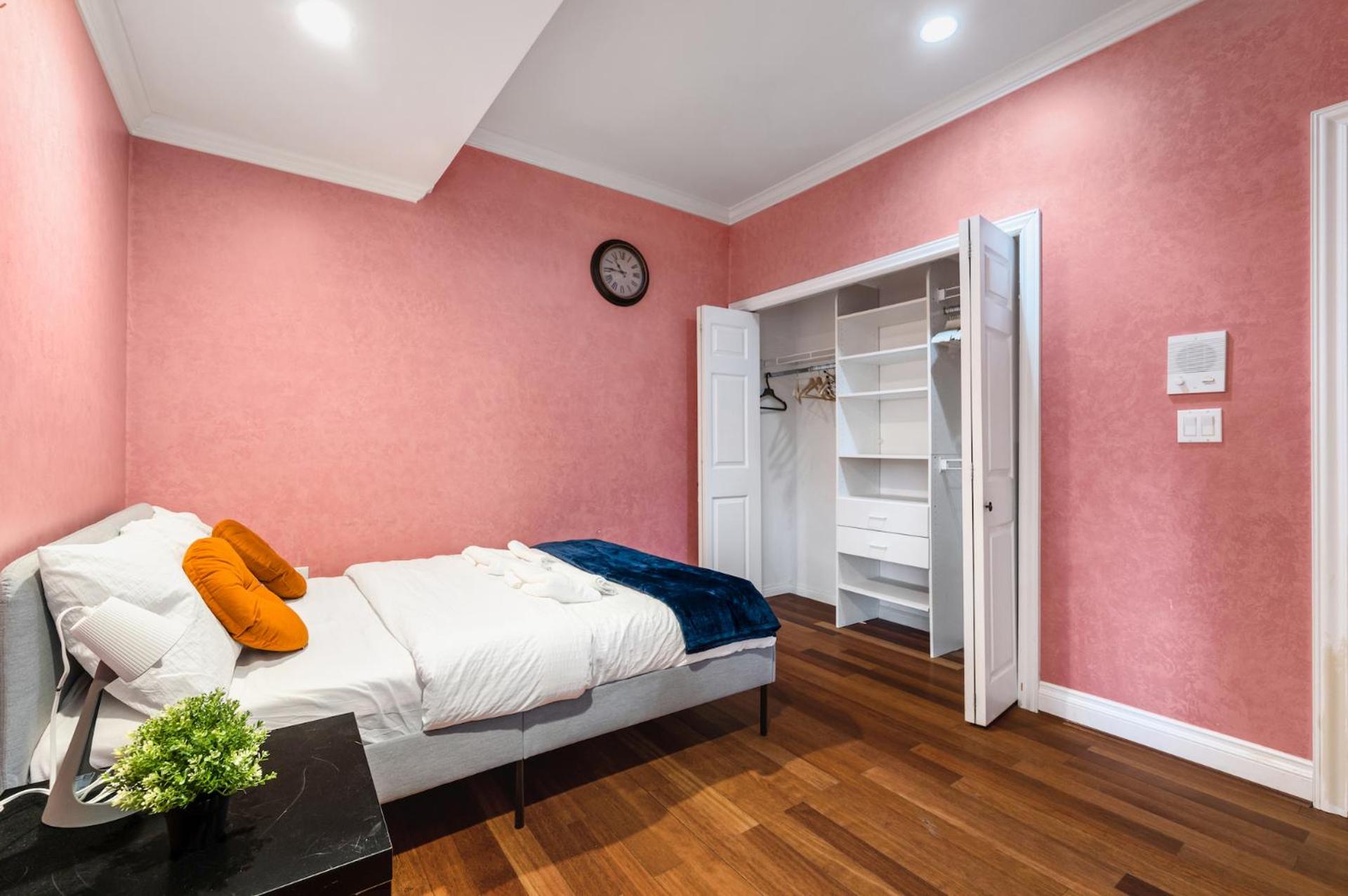 Charming Retreat on Cypress Street, Your Home Away from Home