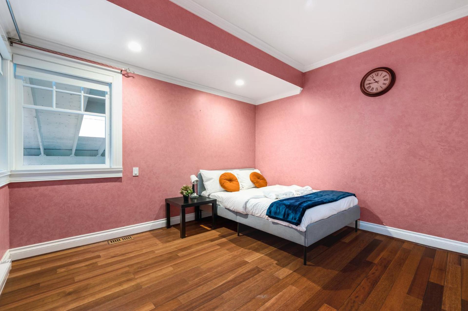 Charming Retreat on Cypress Street, Your Home Away from Home