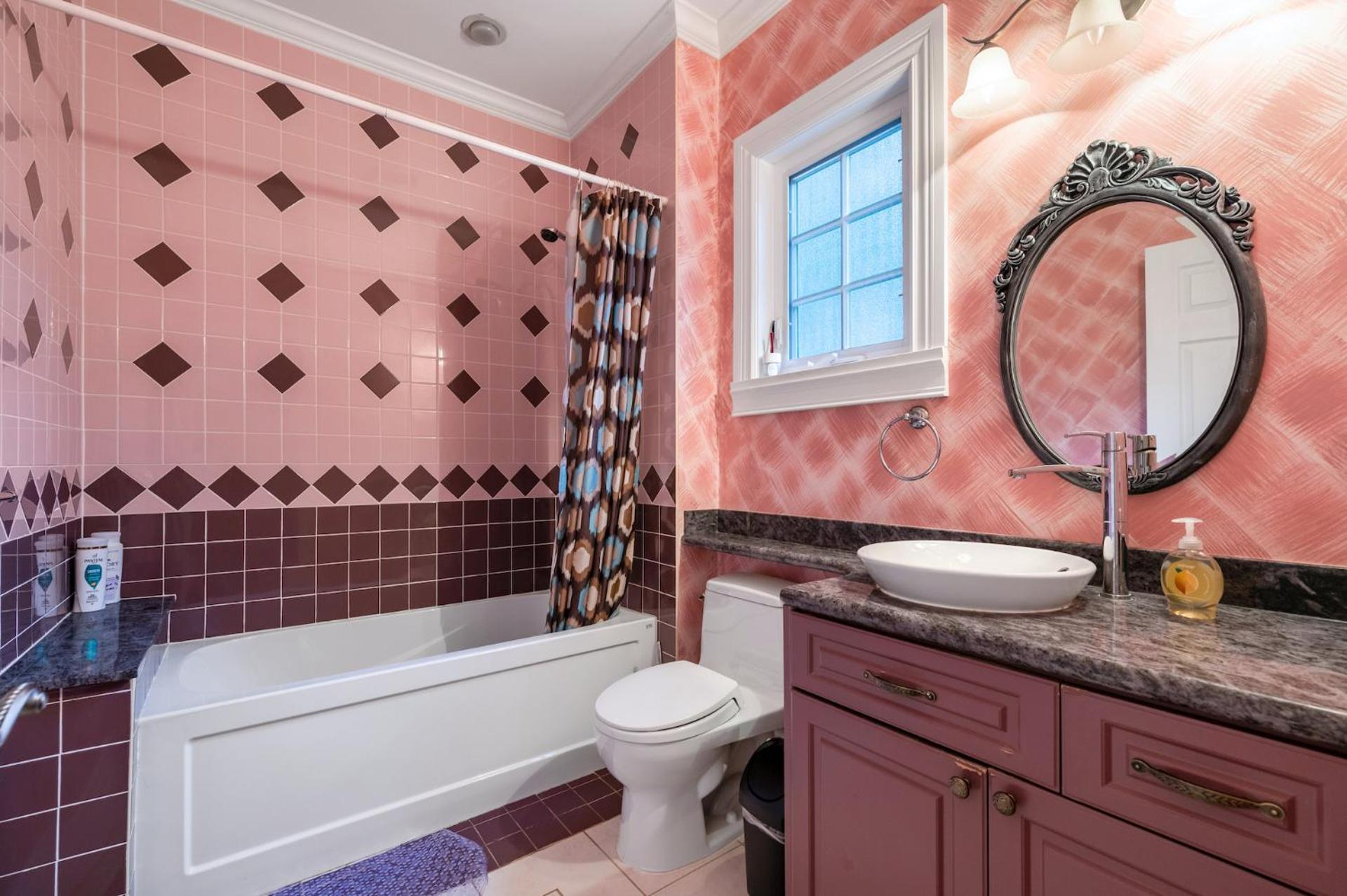 Charming Retreat on Cypress Street, Your Home Away from Home