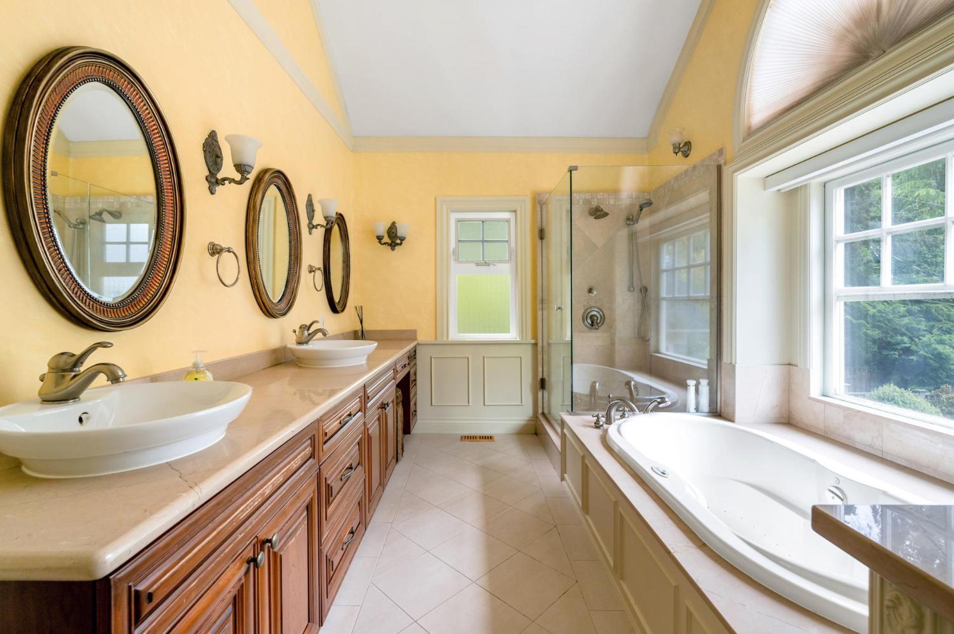Charming Retreat on Cypress Street, Your Home Away from Home