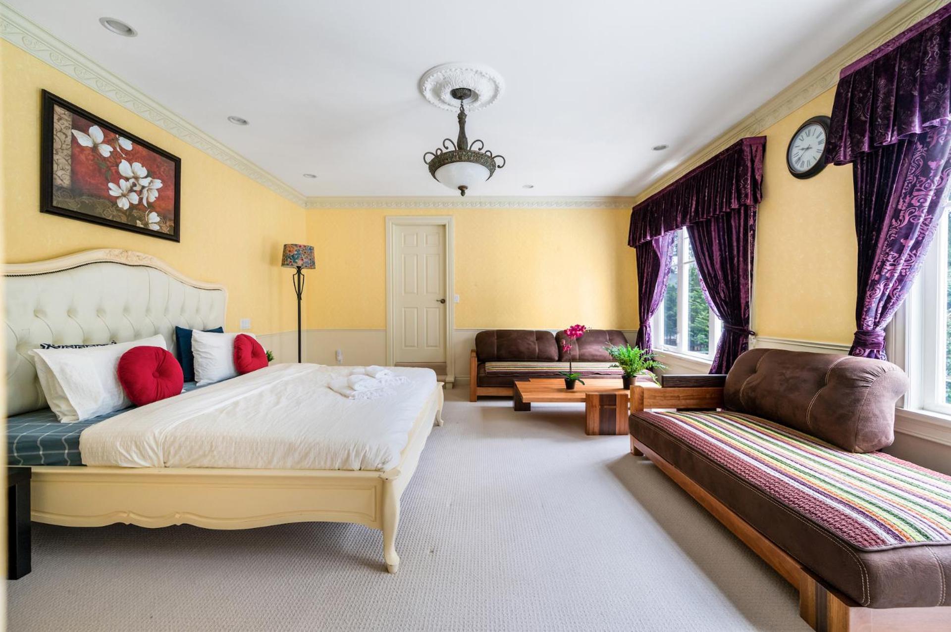 Charming Retreat on Cypress Street, Your Home Away from Home