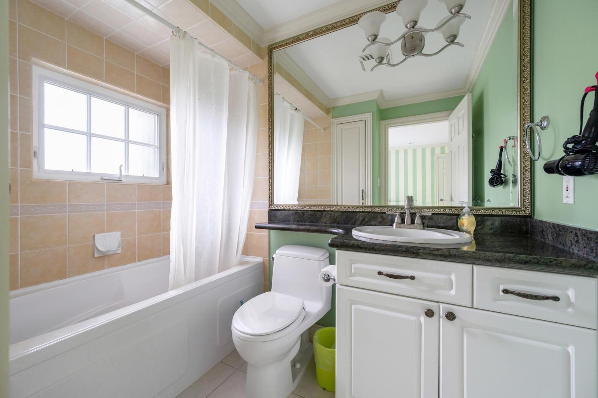 Charming Retreat on Cypress Street, Your Home Away from Home
