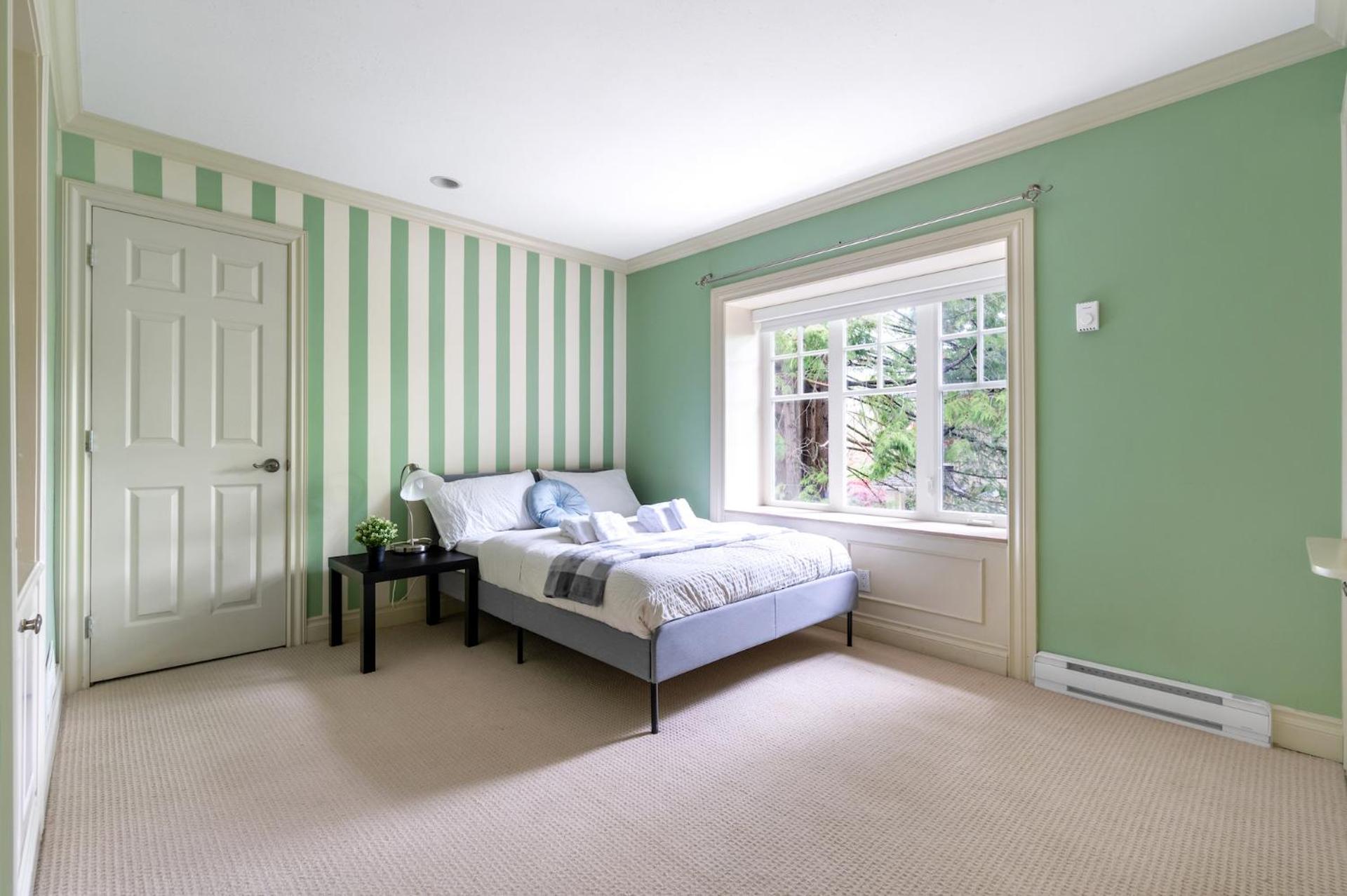 Charming Retreat on Cypress Street, Your Home Away from Home