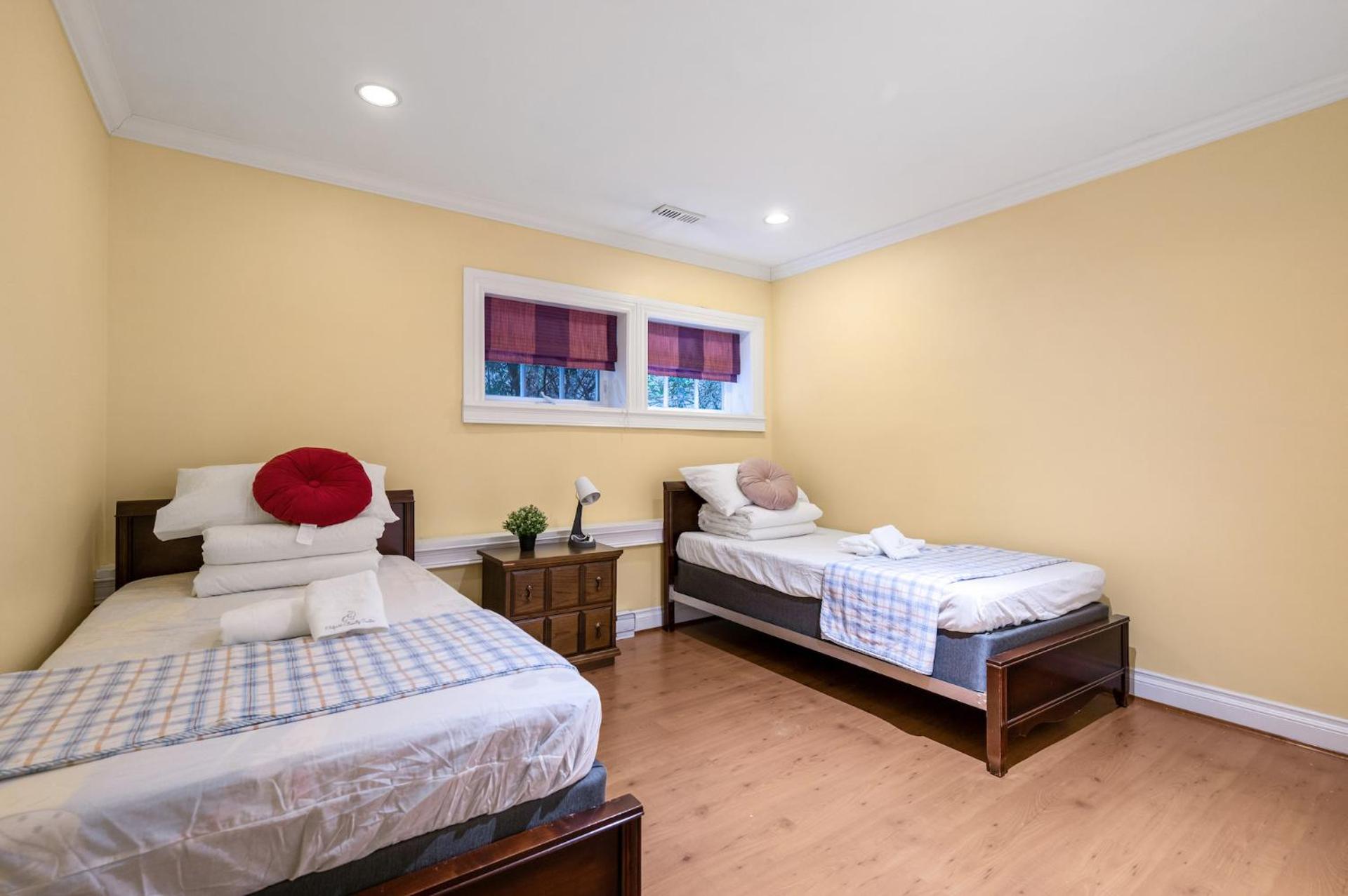 Charming Retreat on Cypress Street, Your Home Away from Home