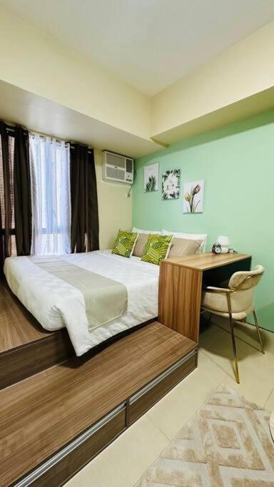 Cebu IT Park Cozy Neutral Condo view 3