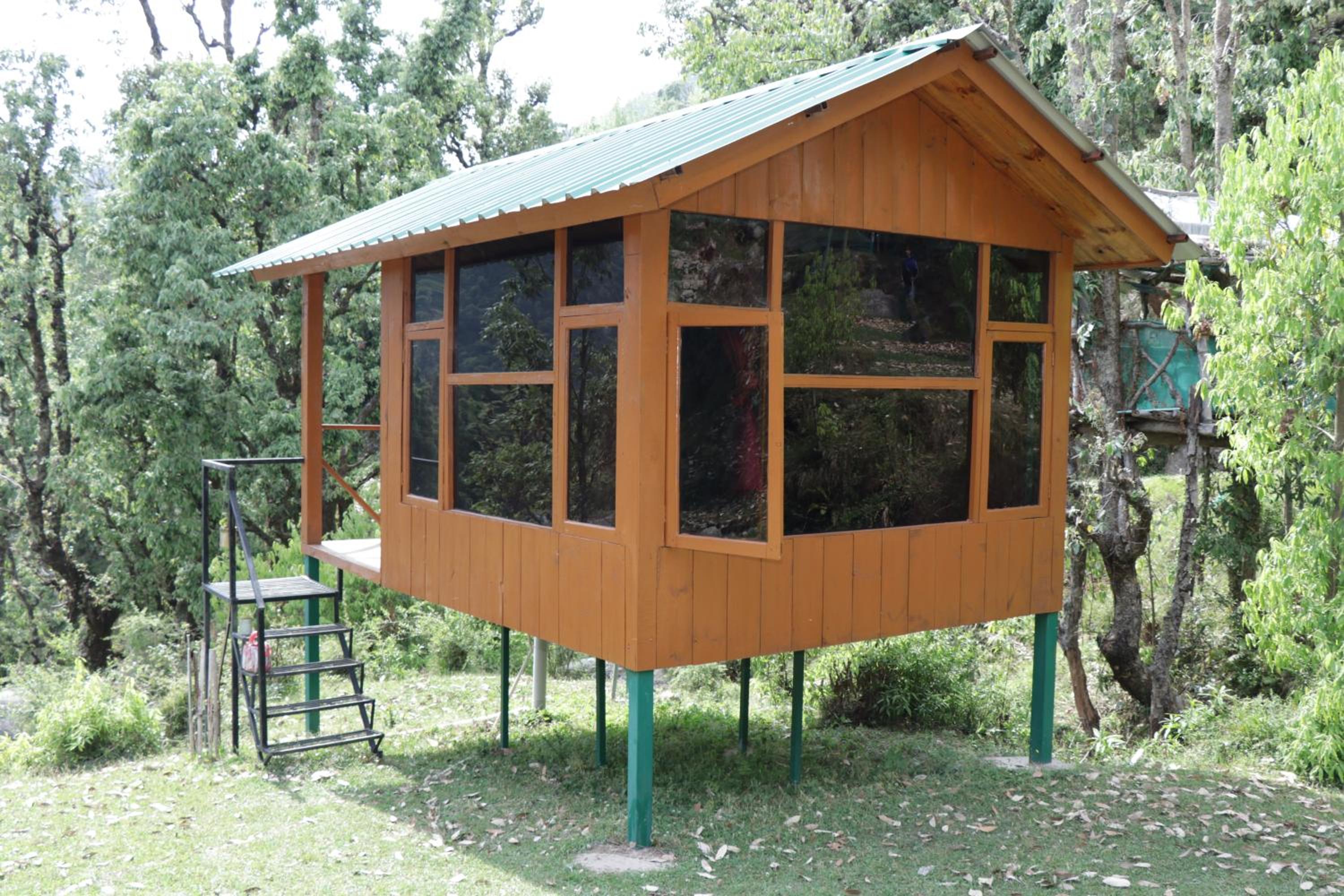 Trekking Cougars Huts