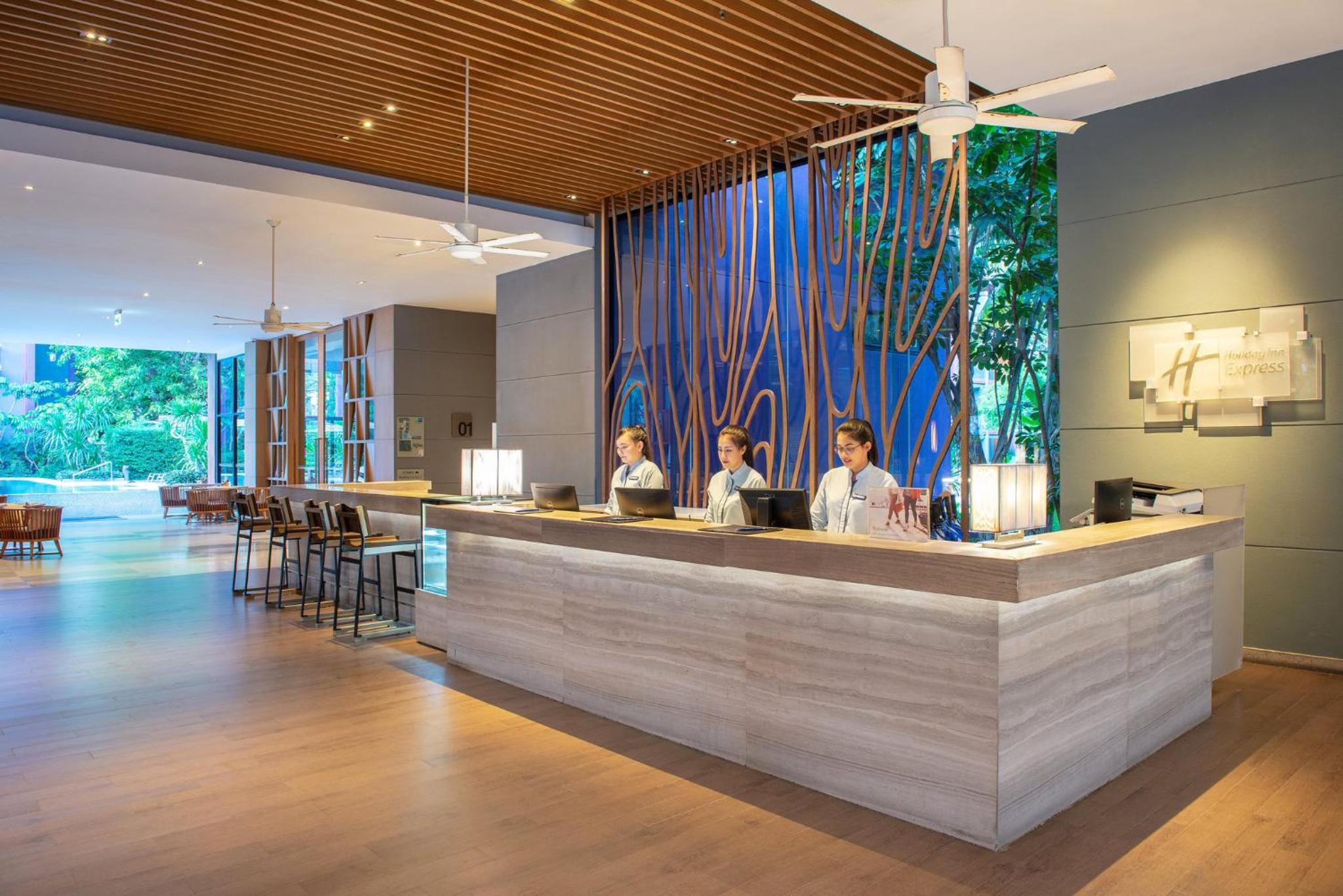 Holiday Inn Express Phuket Patong Beach Central by IHG
