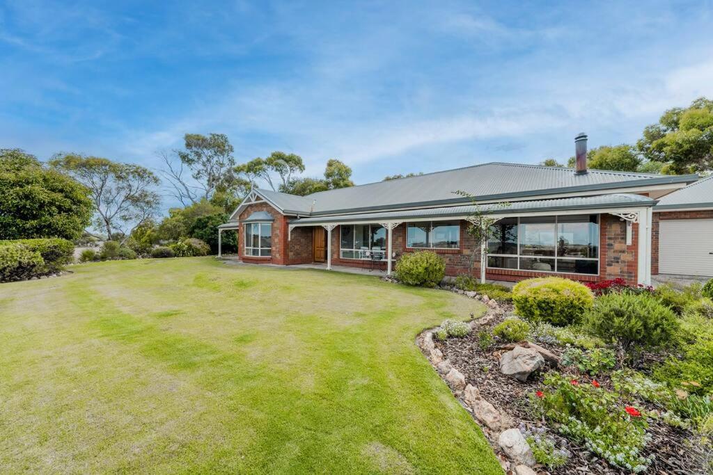 Adelaide Hills Country Paradise