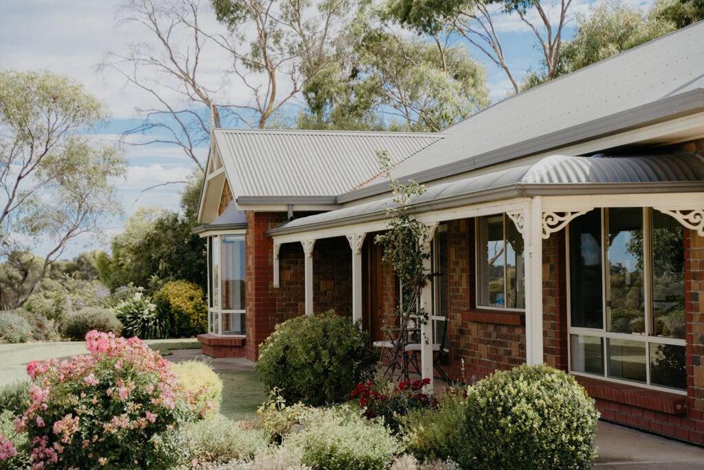 Adelaide Hills Country Paradise