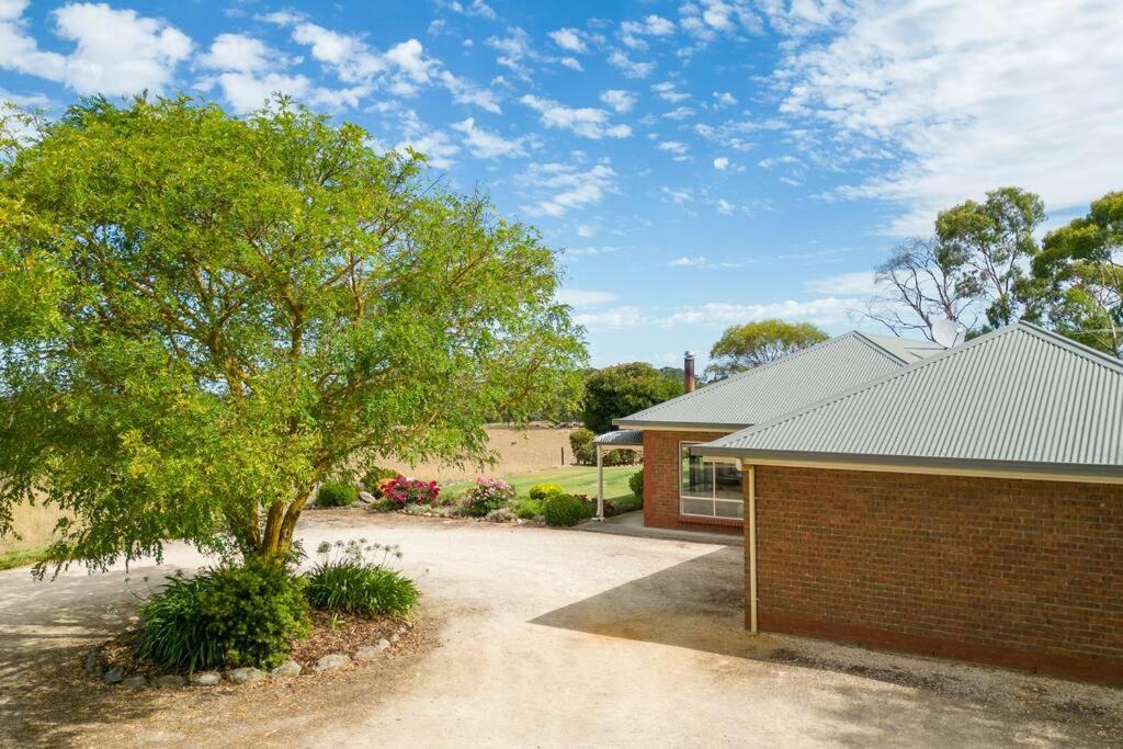 Adelaide Hills Country Paradise