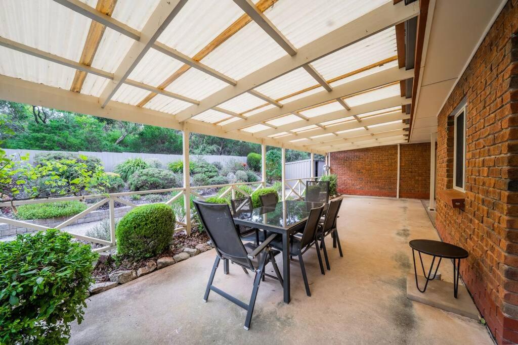 Adelaide Hills Country Paradise