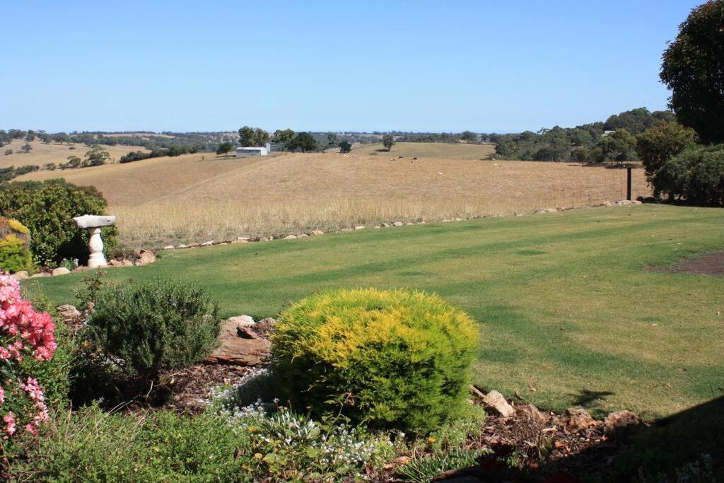 Adelaide Hills Country Paradise