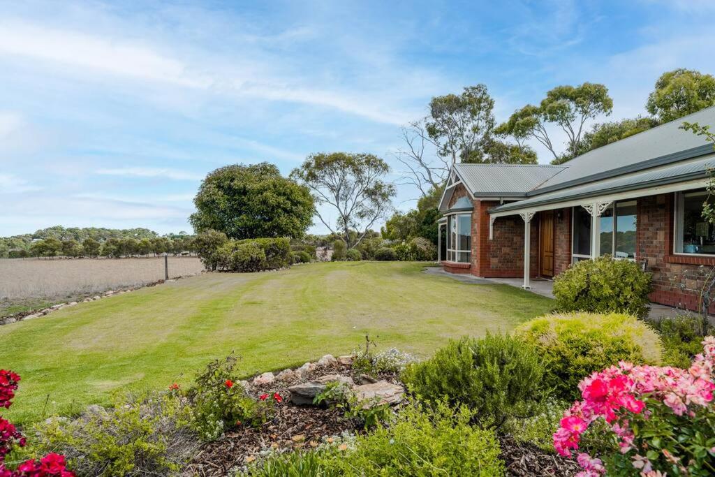 Adelaide Hills Country Paradise