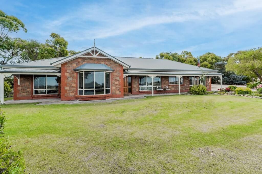 Adelaide Hills Country Paradise