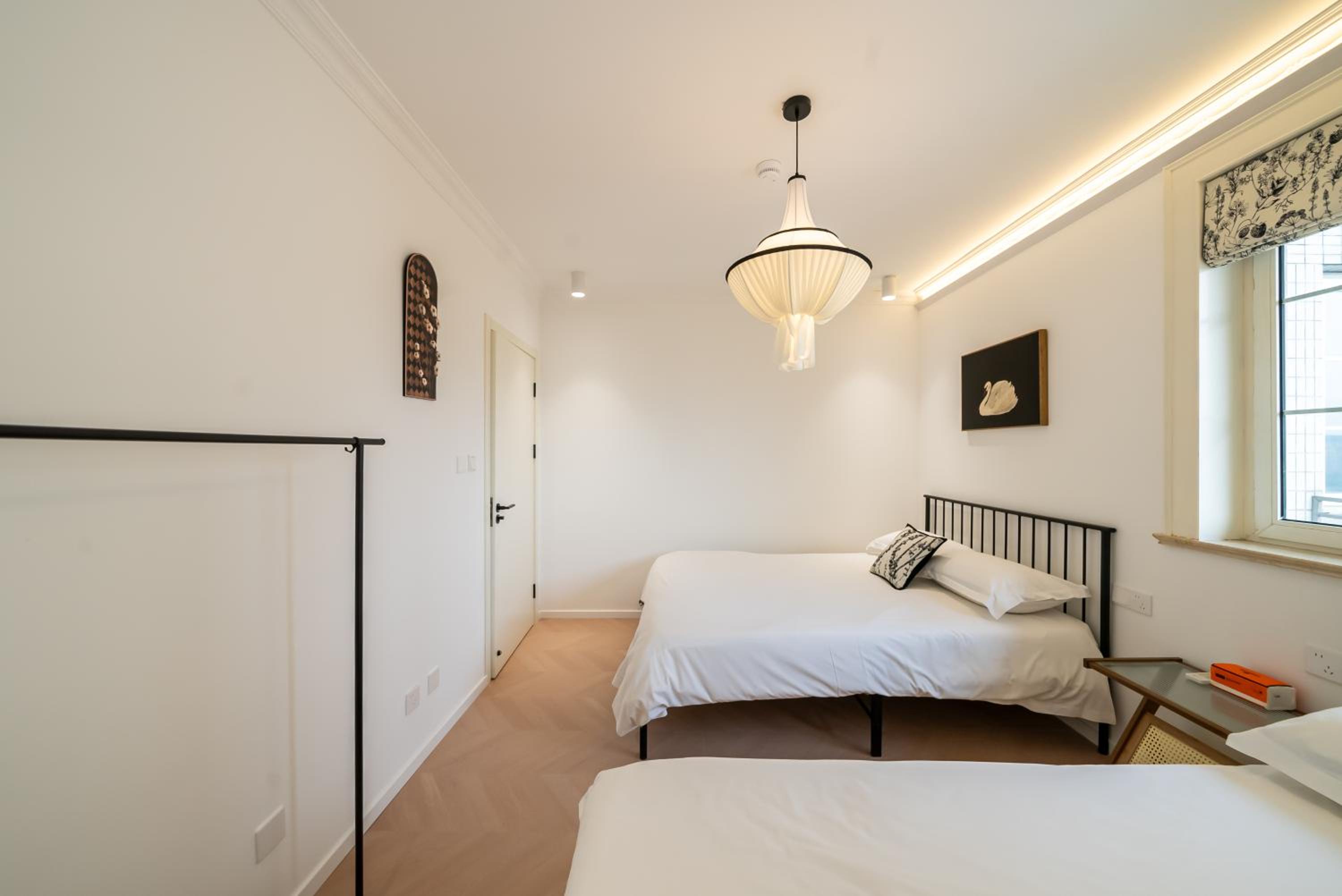 Yi Du Home with City & Tower Views-Walk to People's Sq & Xintiandi, Cards OK