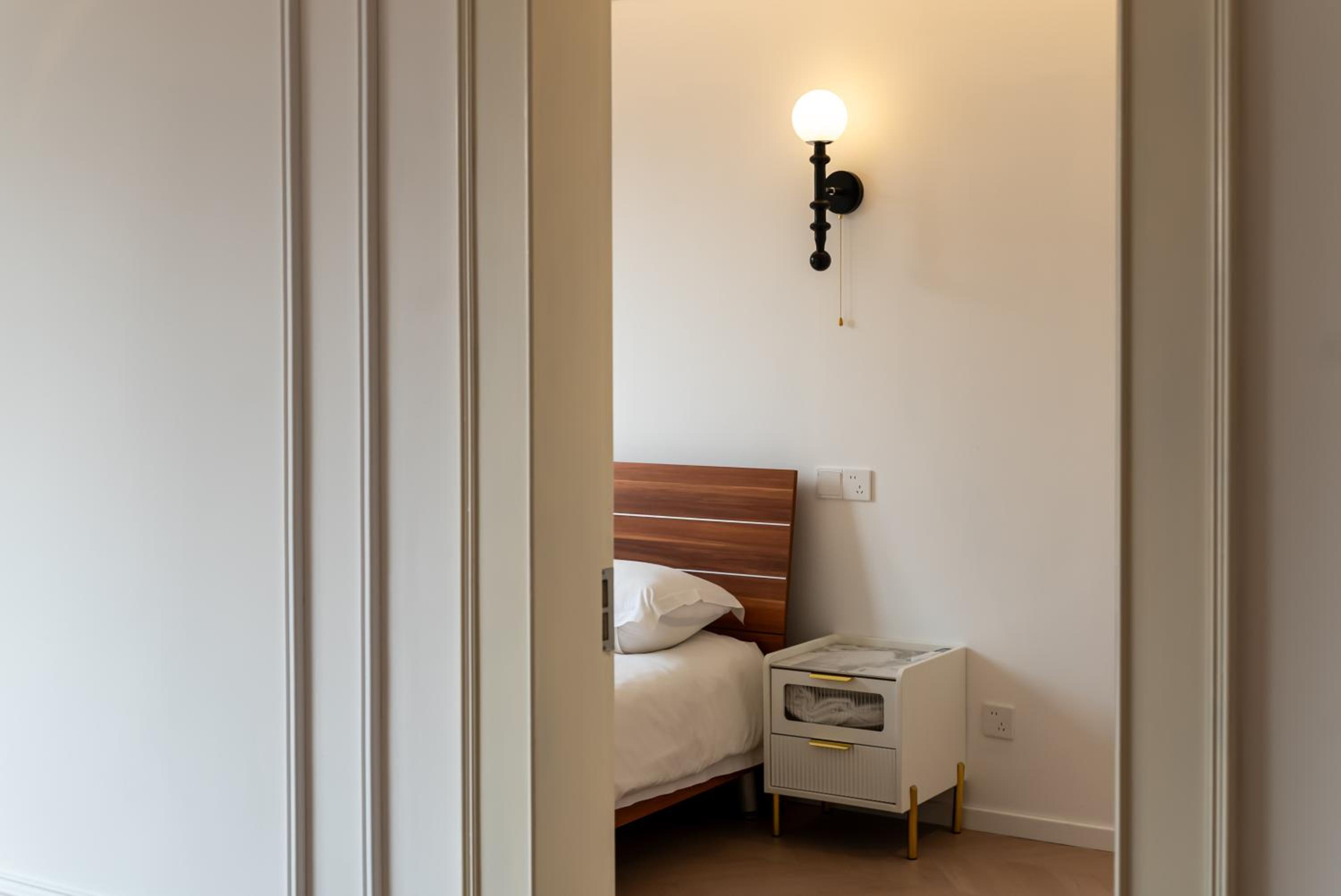 Yi Du Home with City & Tower Views-Walk to People's Sq & Xintiandi, Cards OK