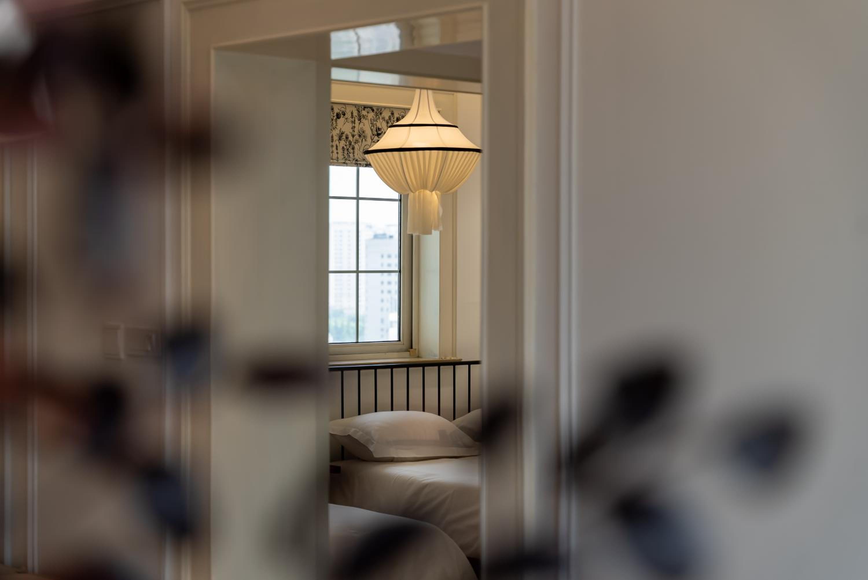 Yi Du Home with City & Tower Views-Walk to People's Sq & Xintiandi, Cards OK