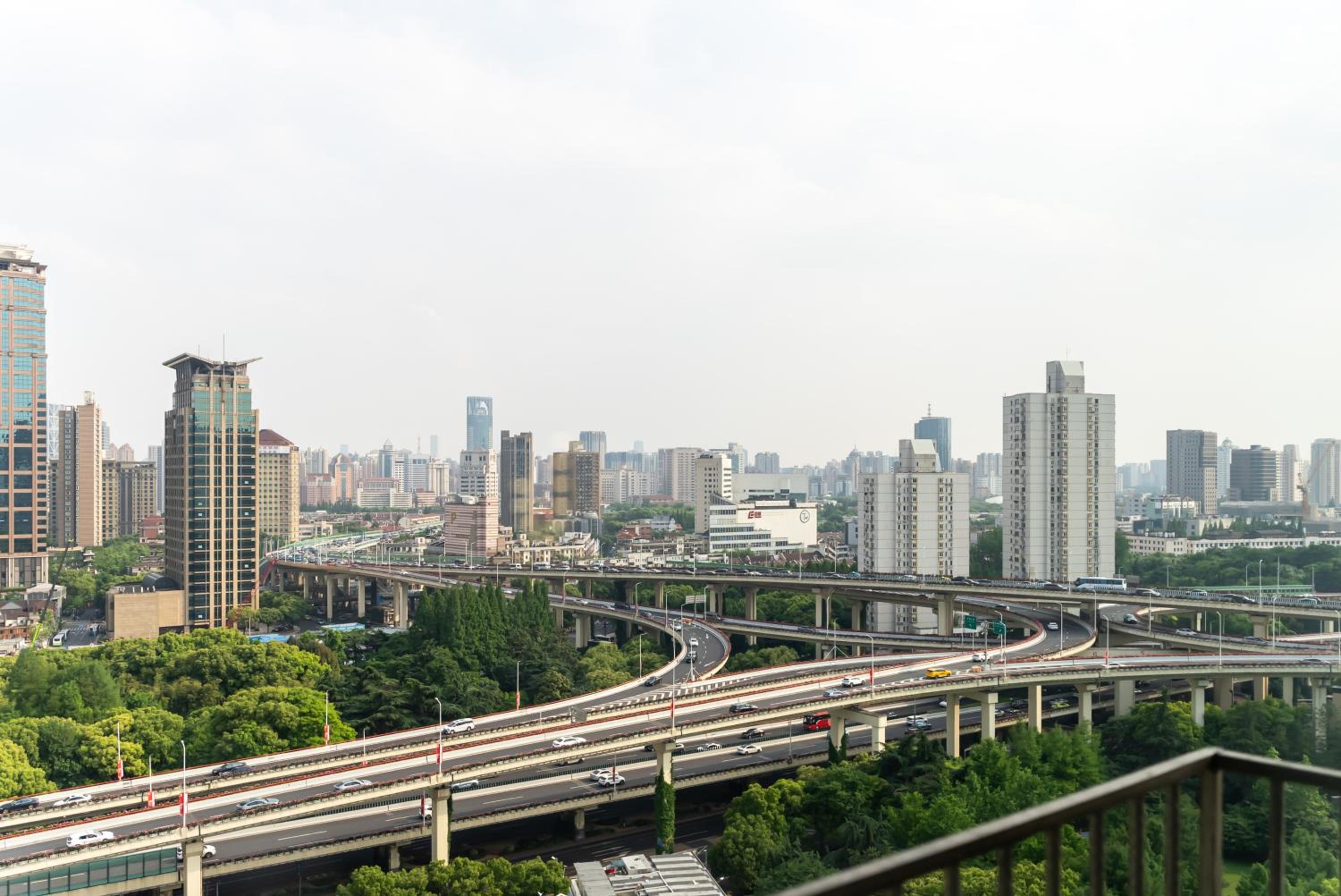 Yi Du Home with City & Tower Views-Walk to People's Sq & Xintiandi, Cards OK