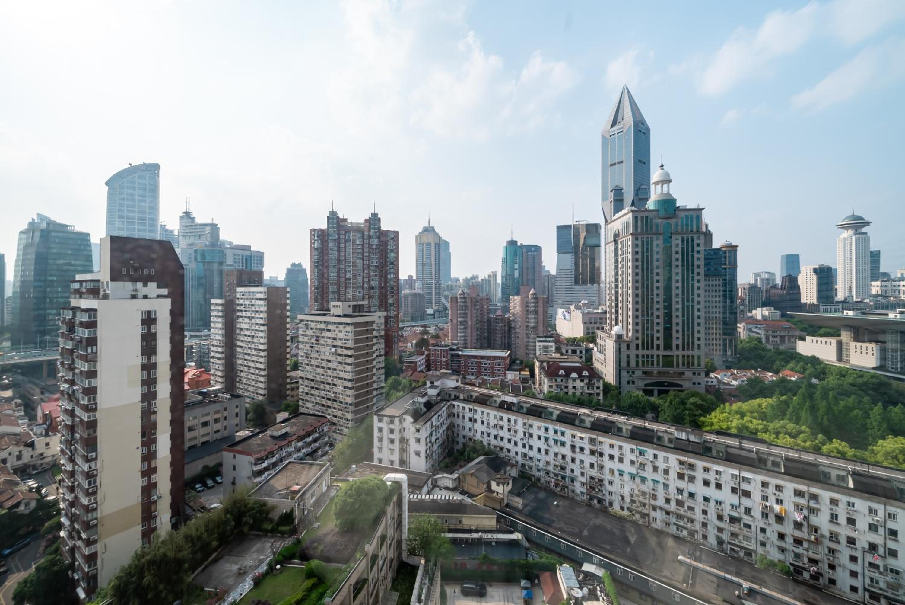 Yi Du Home with City & Tower Views-Walk to People's Sq & Xintiandi, Cards OK