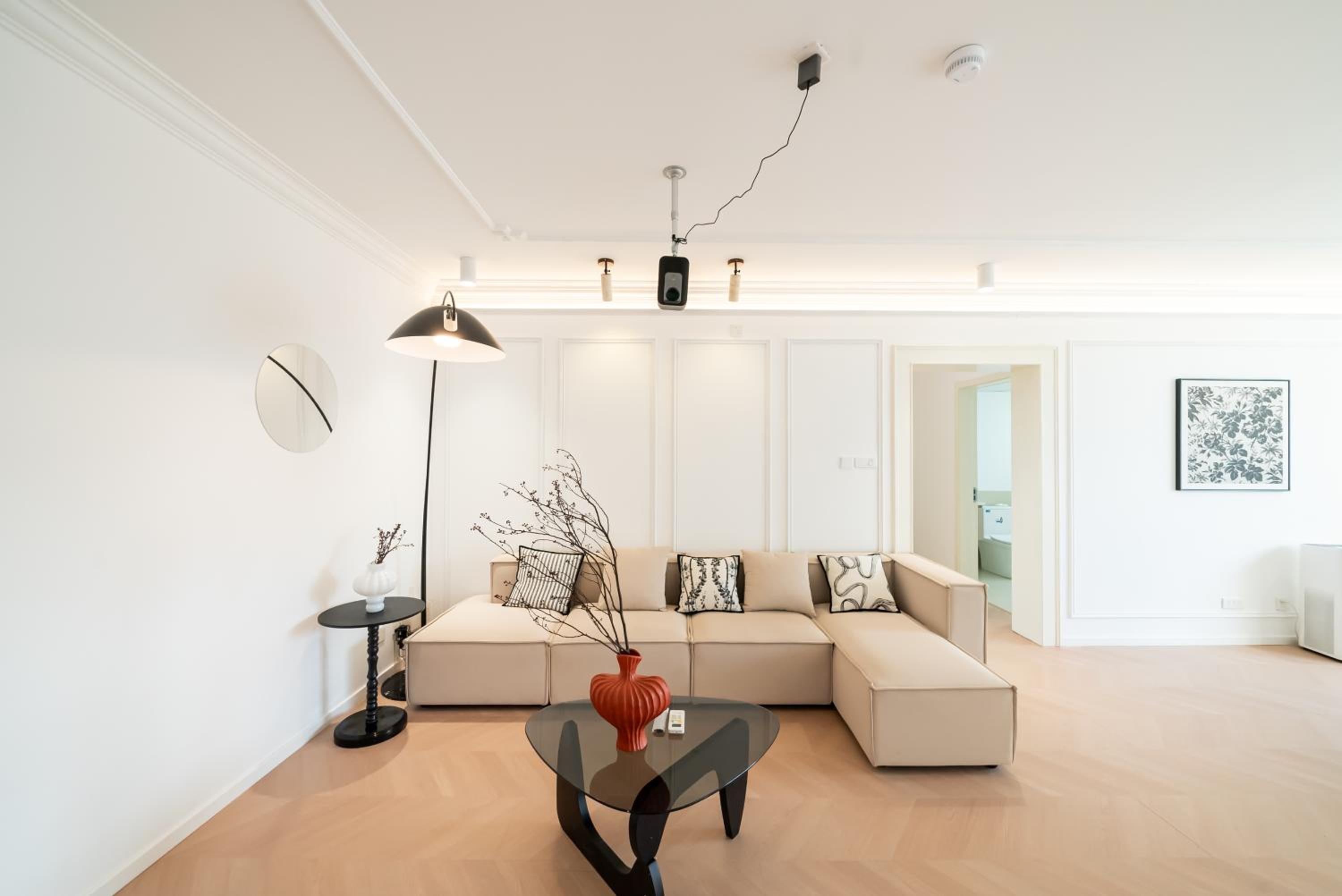 Yi Du Home with City & Tower Views-Walk to People's Sq & Xintiandi, Cards OK