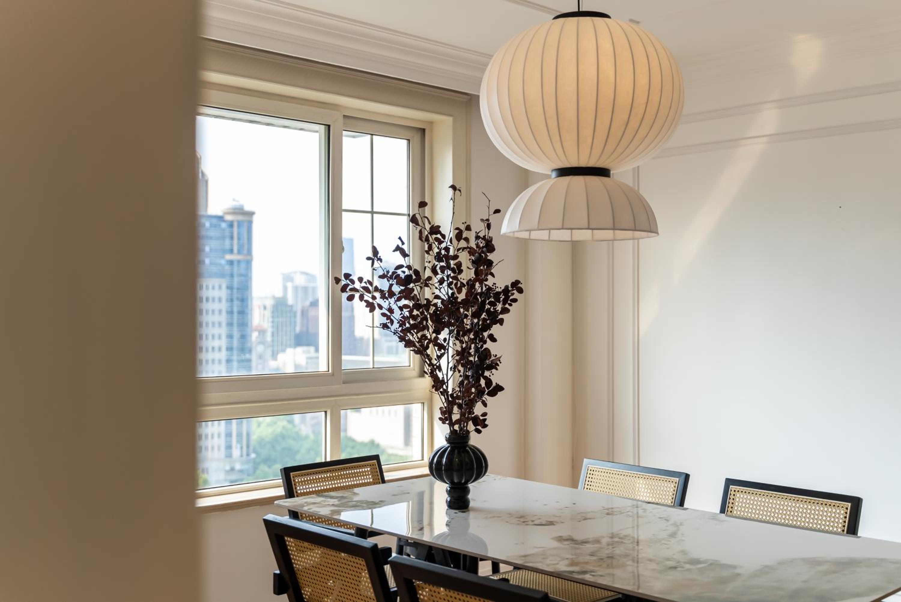 Yi Du Home with City & Tower Views-Walk to People's Sq & Xintiandi, Cards OK