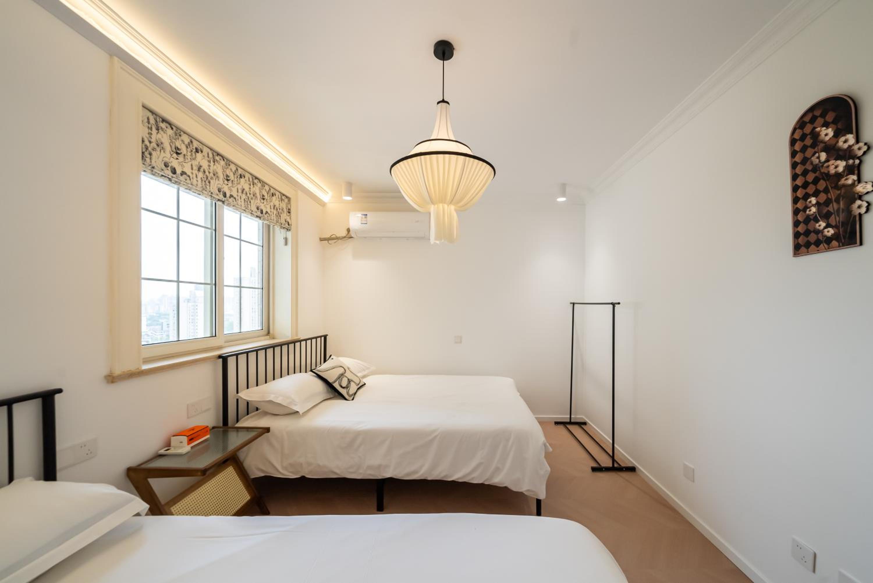Yi Du Home with City & Tower Views-Walk to People's Sq & Xintiandi, Cards OK