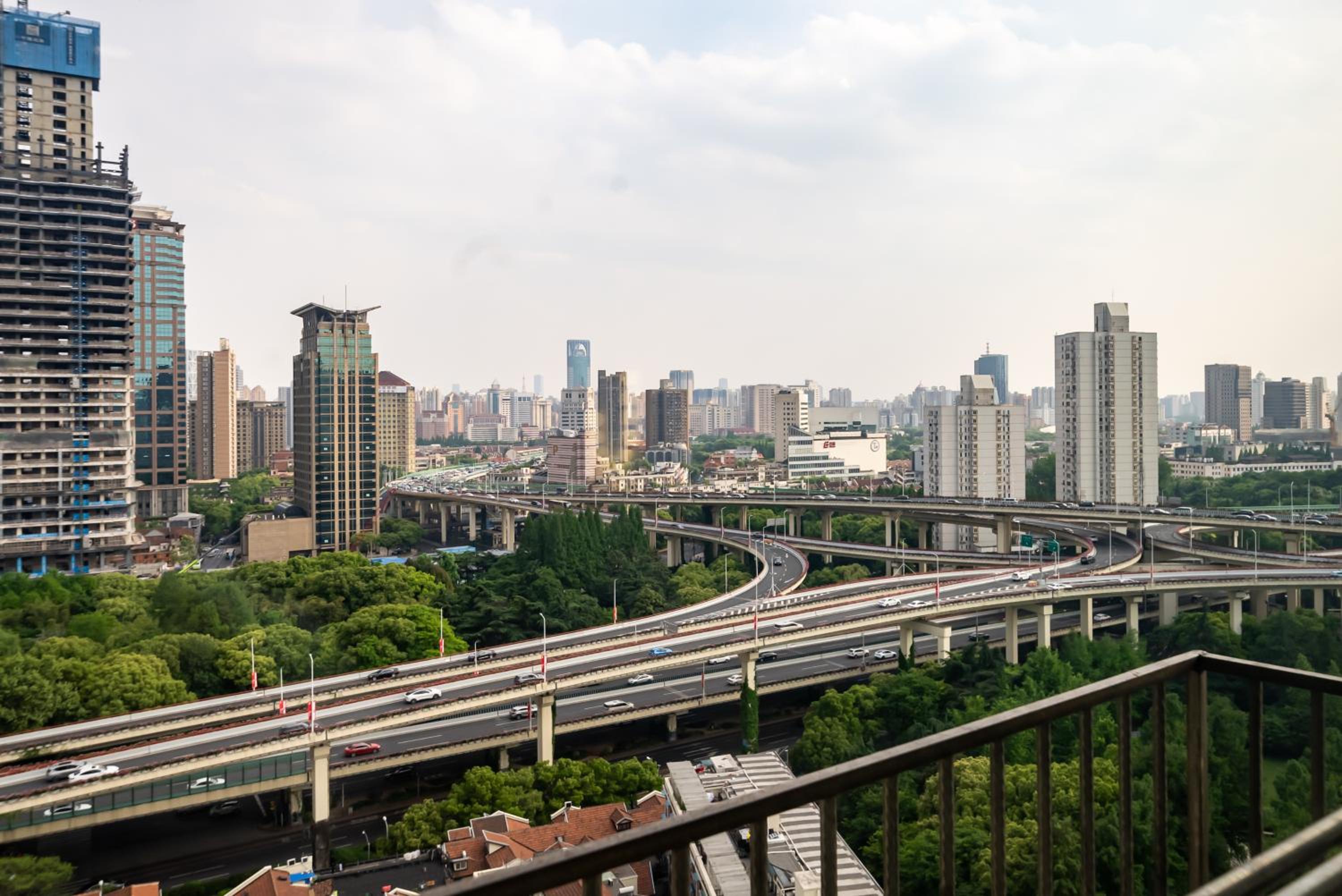 Yi Du Home with City & Tower Views-Walk to People's Sq & Xintiandi, Cards OK