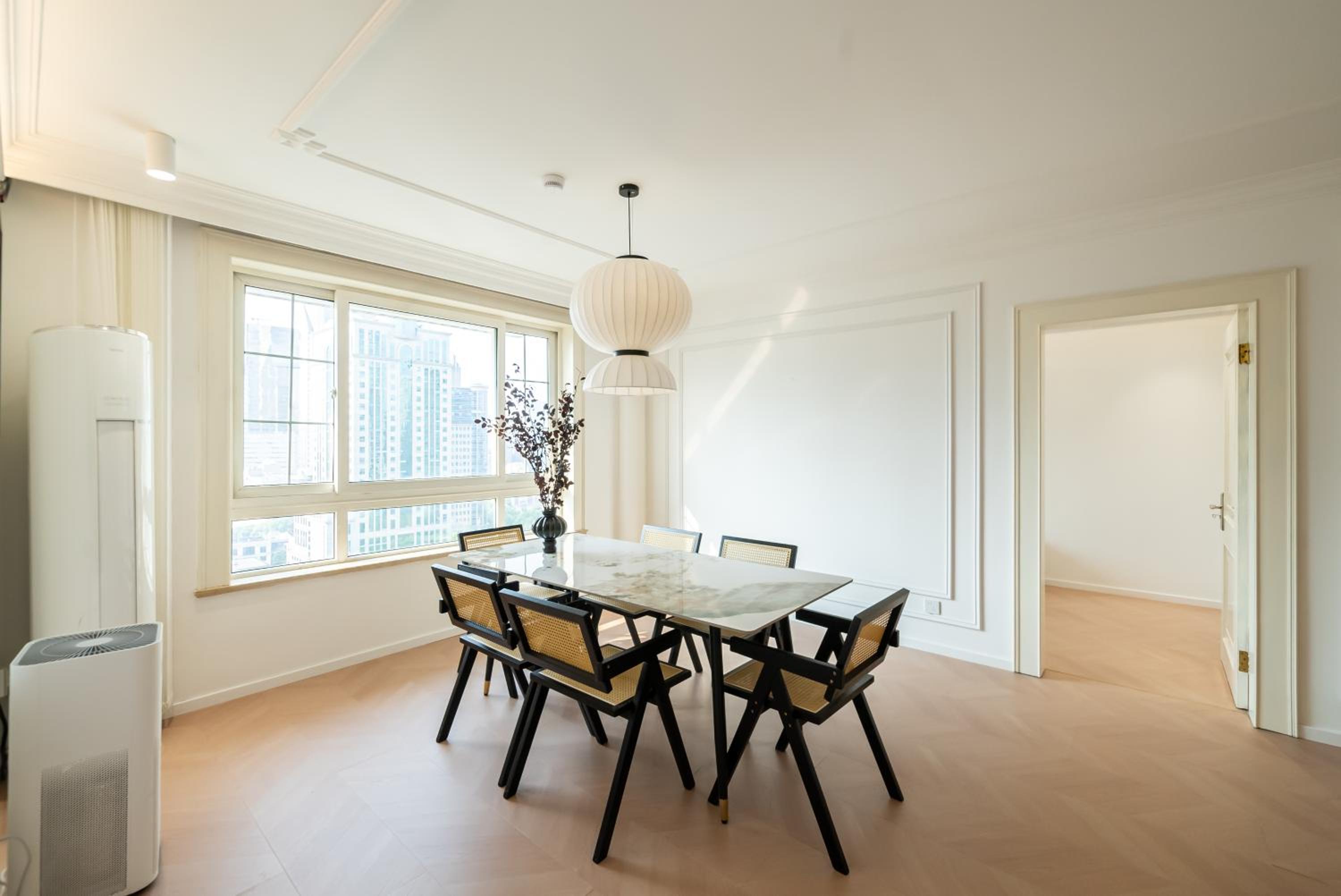 Yi Du Home with City & Tower Views-Walk to People's Sq & Xintiandi, Cards OK